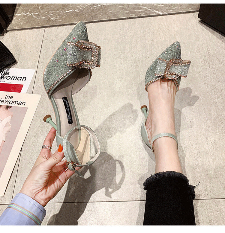 Hollow Shoes With Pointed Ends and Full Damond Bows