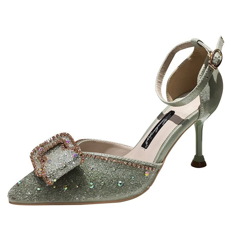 Hollow Shoes With Pointed Ends and Full Damond Bows