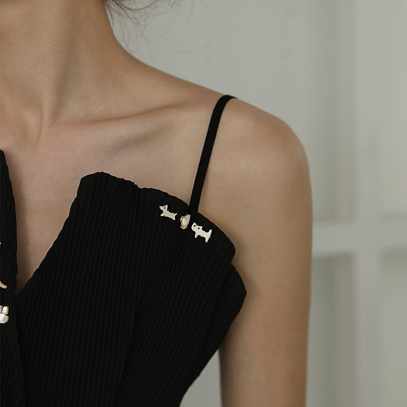 Small Japanese-Style Brooch â€?Cute Women's Clothing Accessory