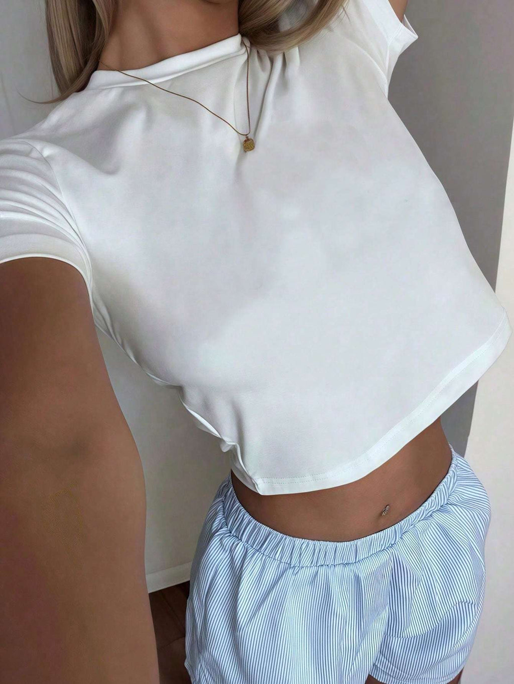 Women Solid Casual Minimalist Workout Shirt Slim Fit Short Sleeve Sports Tees Gym Athletic Tops Summer