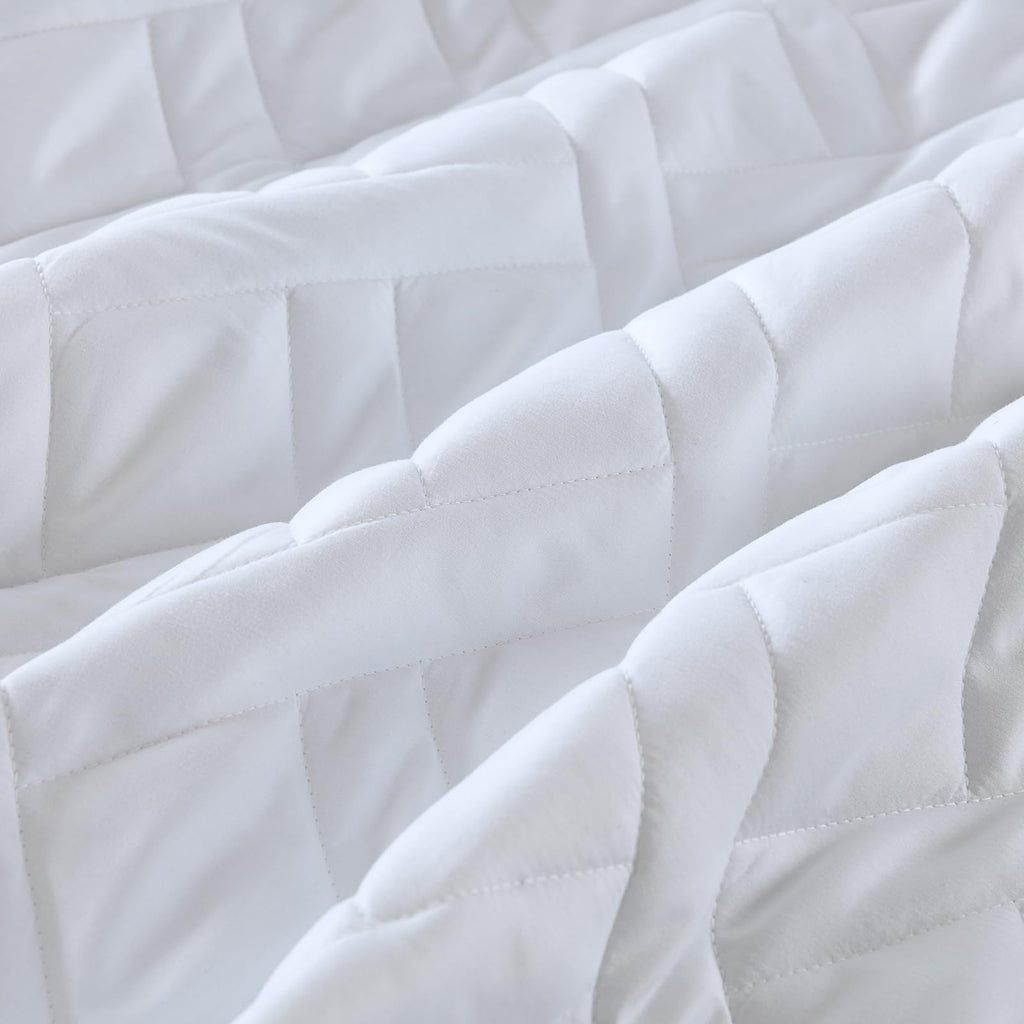 Quilt Size Lightweight Quilt for Summer Ultra-Soft Microfiber Modern Style Quilted Clouds Pattern Bedspread Quit Set 3 Pieces(1 Quilt and 2 Pillow Shams)