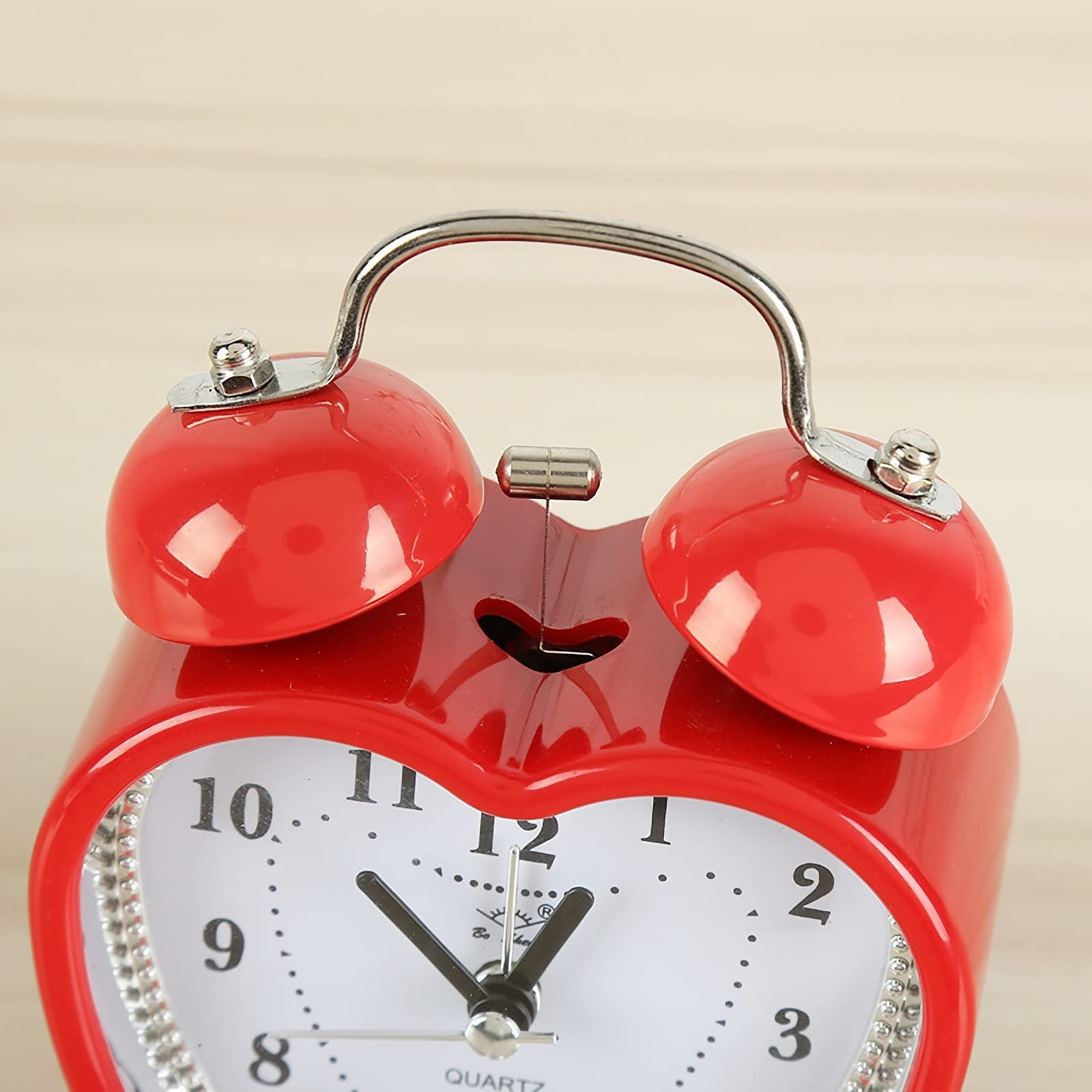 Cute Heart Shapes Twin Bell Loud Alarm Clock Silent Analog Quartz Nightlight Tableclock Battery Operated for Kids, Seniors, Heavy Sleepers, Decorations for Bedroom, Living Room 3 Inches