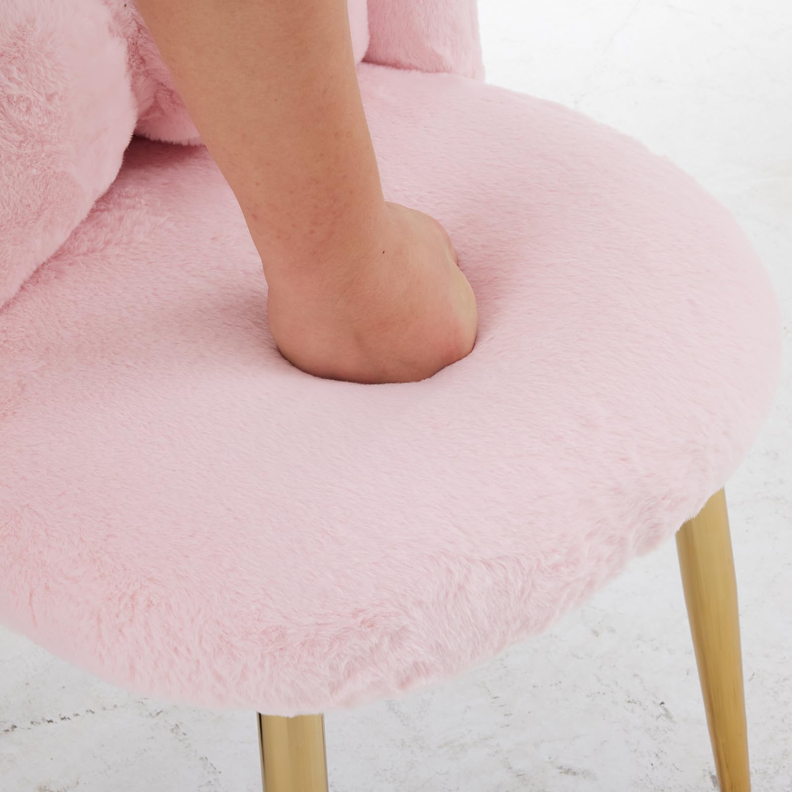 Cute, non-wheeled desk chair with backrest, fluffy cushion, cozy makeup chair with adjustable golden legs