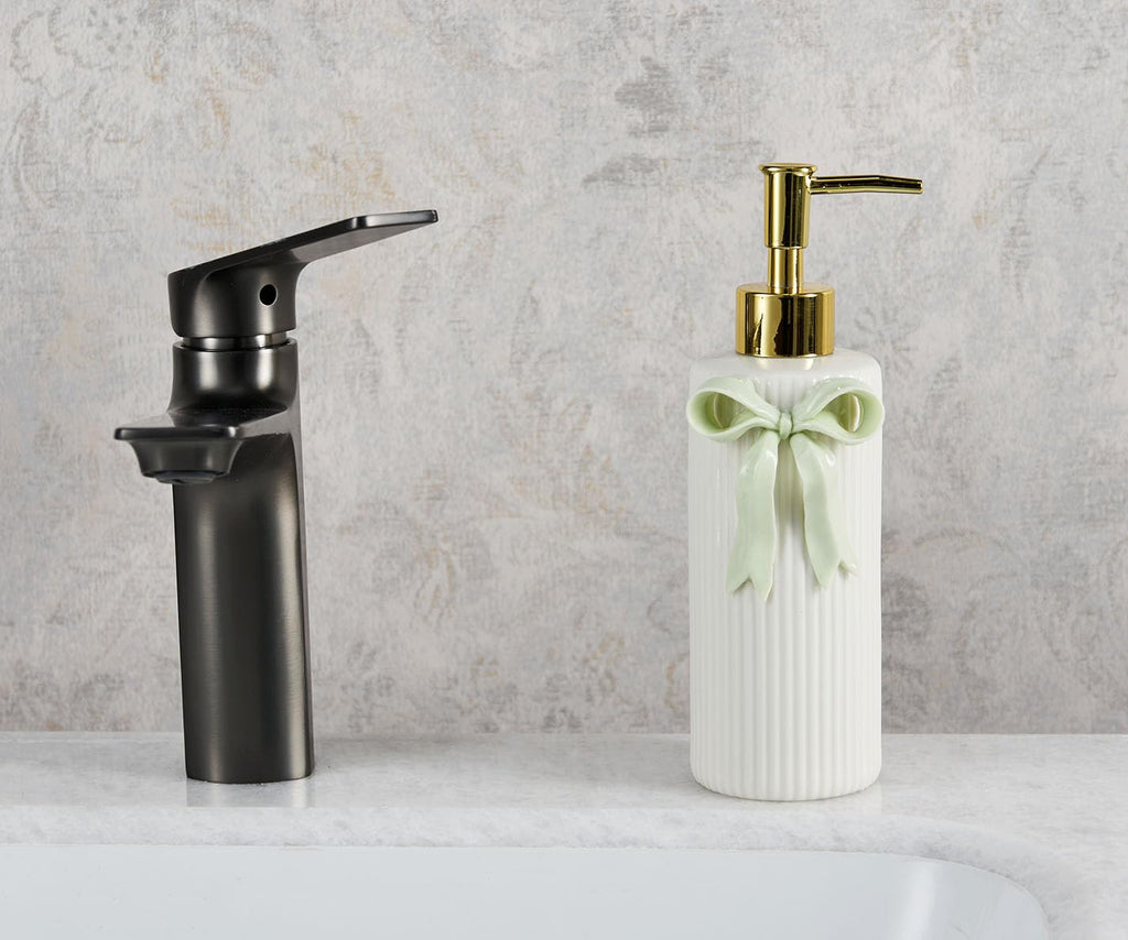 Handmade Ceramic Bow Soap Pump Dispenser Hand Lotion Liquid Dispenser Refillable for Kitchen and Bathroom Decorative