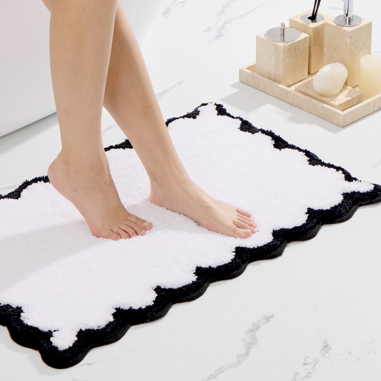Cute Scalloped Bath Mat, Fun Plush Microfiber Scallop Bathroom Rugs Non Slip Washable Quick Dry Absorbent