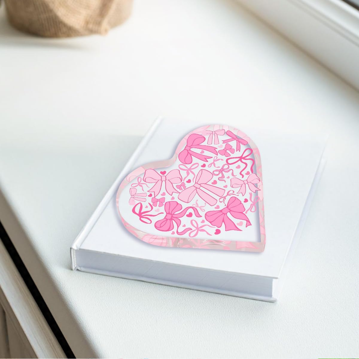 Pink Coquette Heart Bowknot Cute Decorative Faux Acrylic Heart-Shaped Decorative Sign for Home Office Love Theme Tabletop Mount 3.9 * 3.9 * 0.4