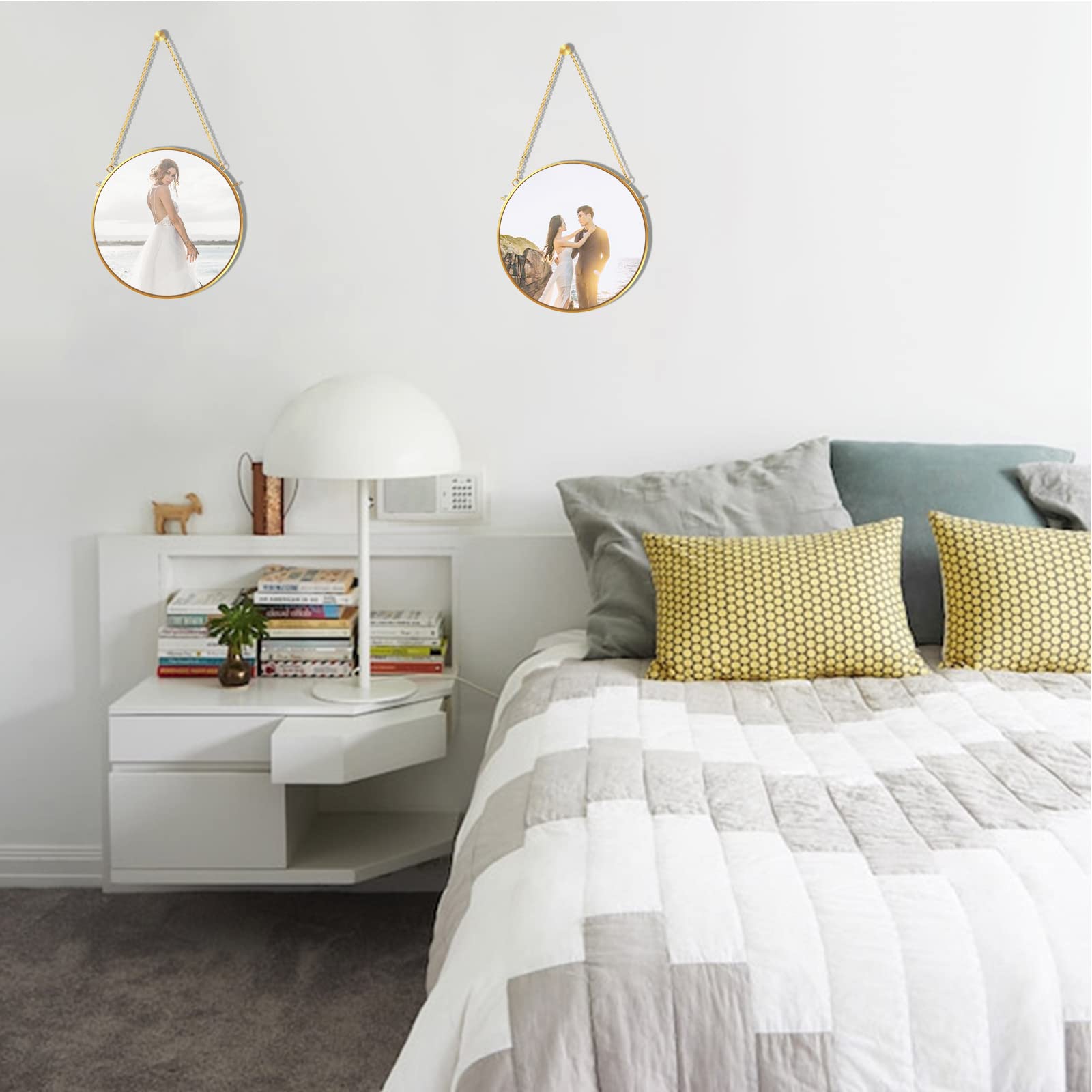 Round Brass Hanging Photo Frame, Double-side Circle Glass Frame for Pressed Flowers, Clear Circular DIY Vintage Artwork Display Picture Frame Wall Mounted Photos Frame