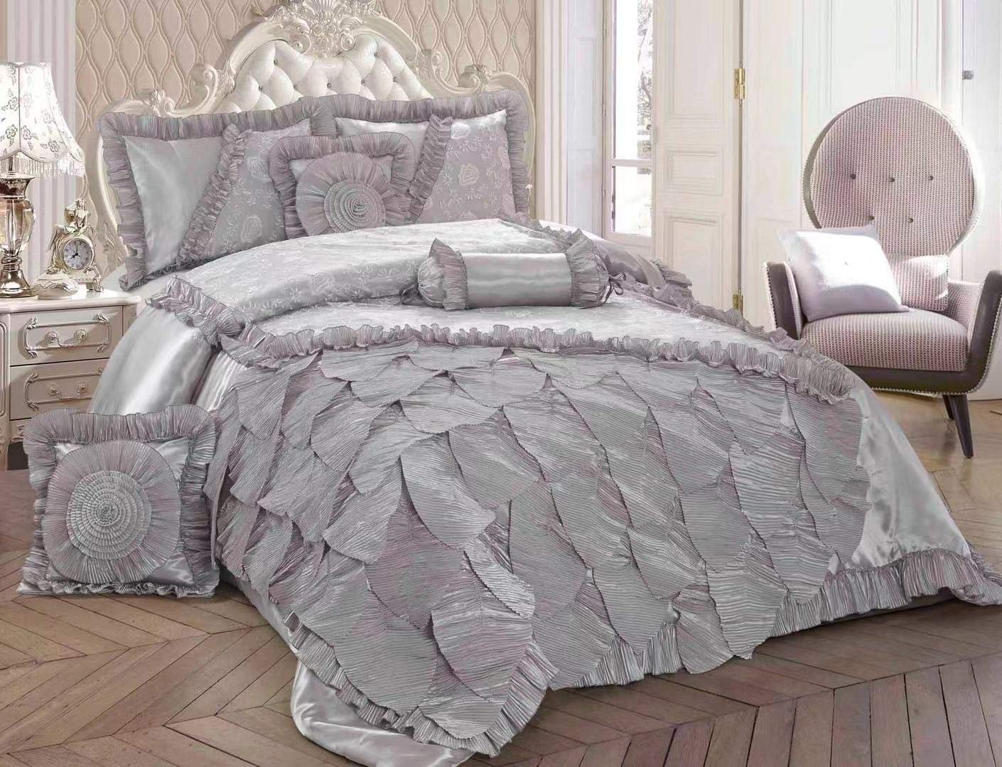 Floral Luxurious Comforter Set