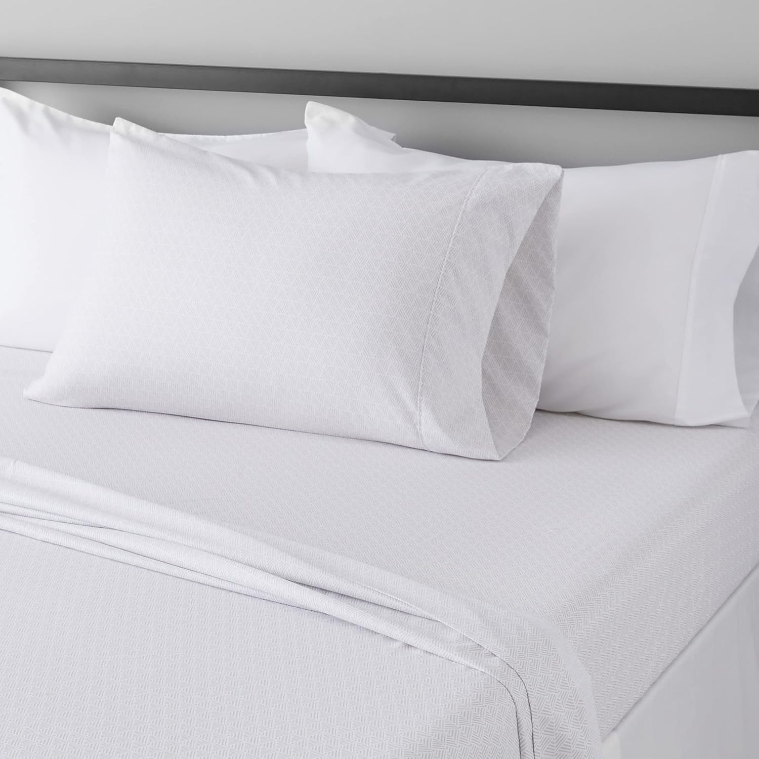 Lightweight Super Soft Easy Care Wrinkle Free Microfiber 3 Piece Bed Sheet Set with 14-Inch Deep Pockets Bedding