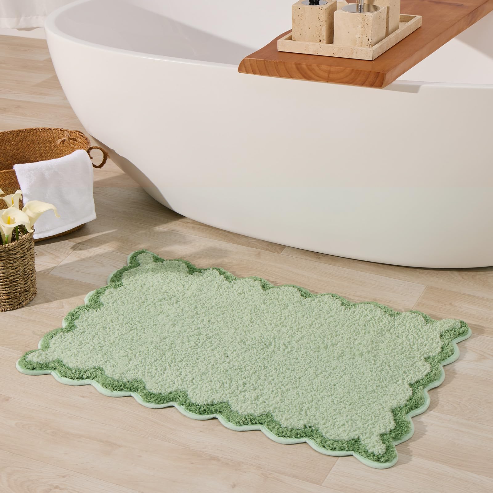 Cute Scalloped Bath Mat, Fun Plush Microfiber Scallop Bathroom Rugs Non Slip Washable Quick Dry Absorbent