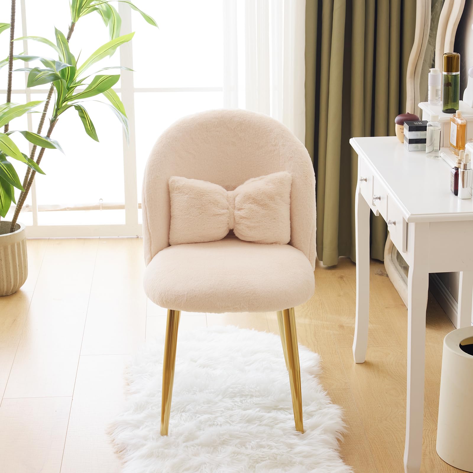 Cute, non-wheeled desk chair with backrest, fluffy cushion, cozy makeup chair with adjustable golden legs
