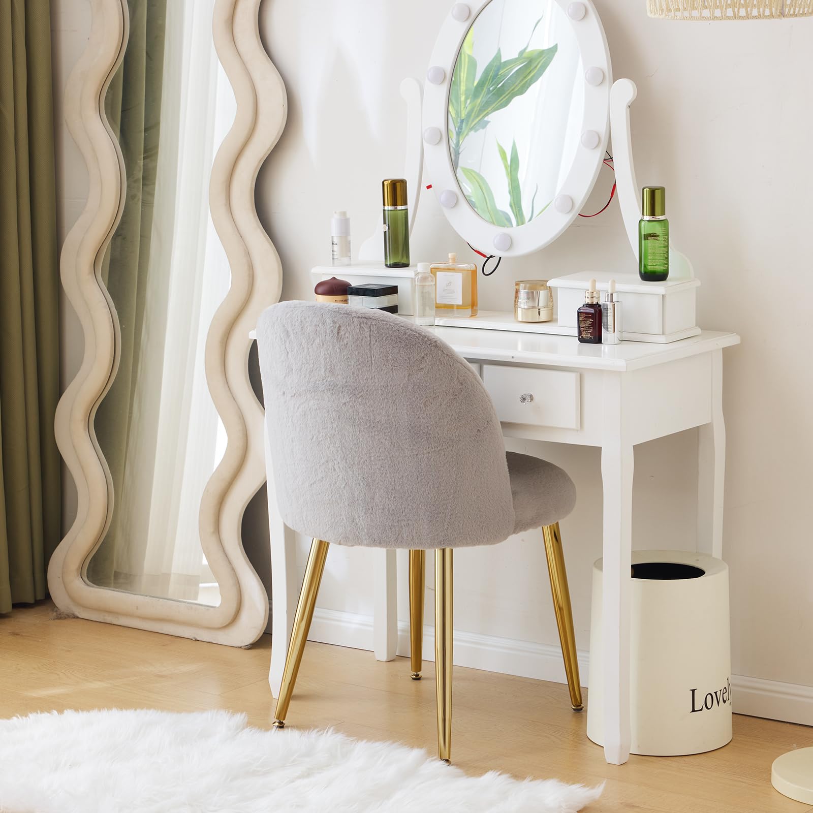 Cute, non-wheeled desk chair with backrest, fluffy cushion, cozy makeup chair with adjustable golden legs