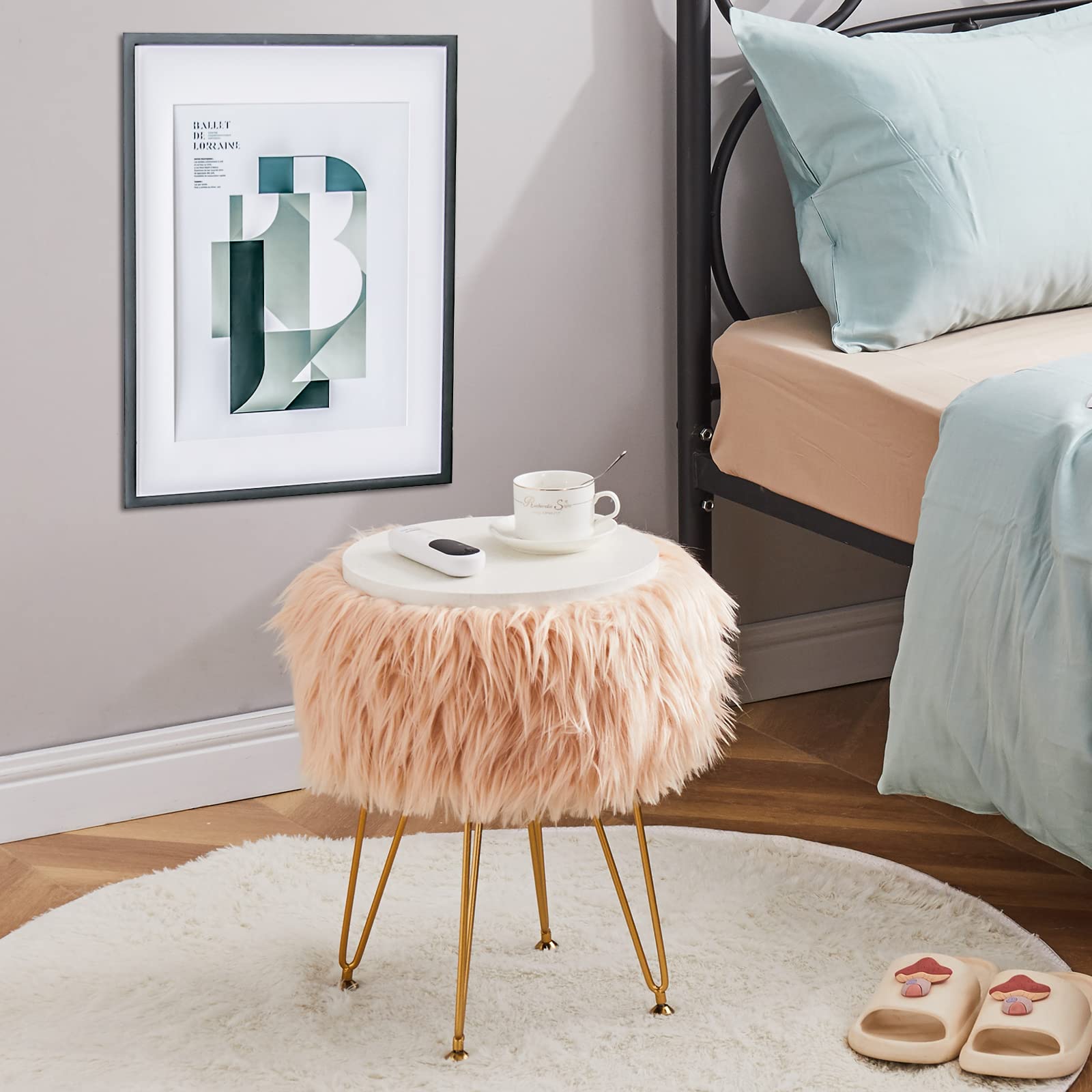 Faux Fur Storage Ottoman Round Furry Vanity Stool Marble Grain Tray Coffee Table Compact Footrest Stool with 4 Metal Legs Soft Makeup Seat Foot Stools for Living Room Bedroom Entryway