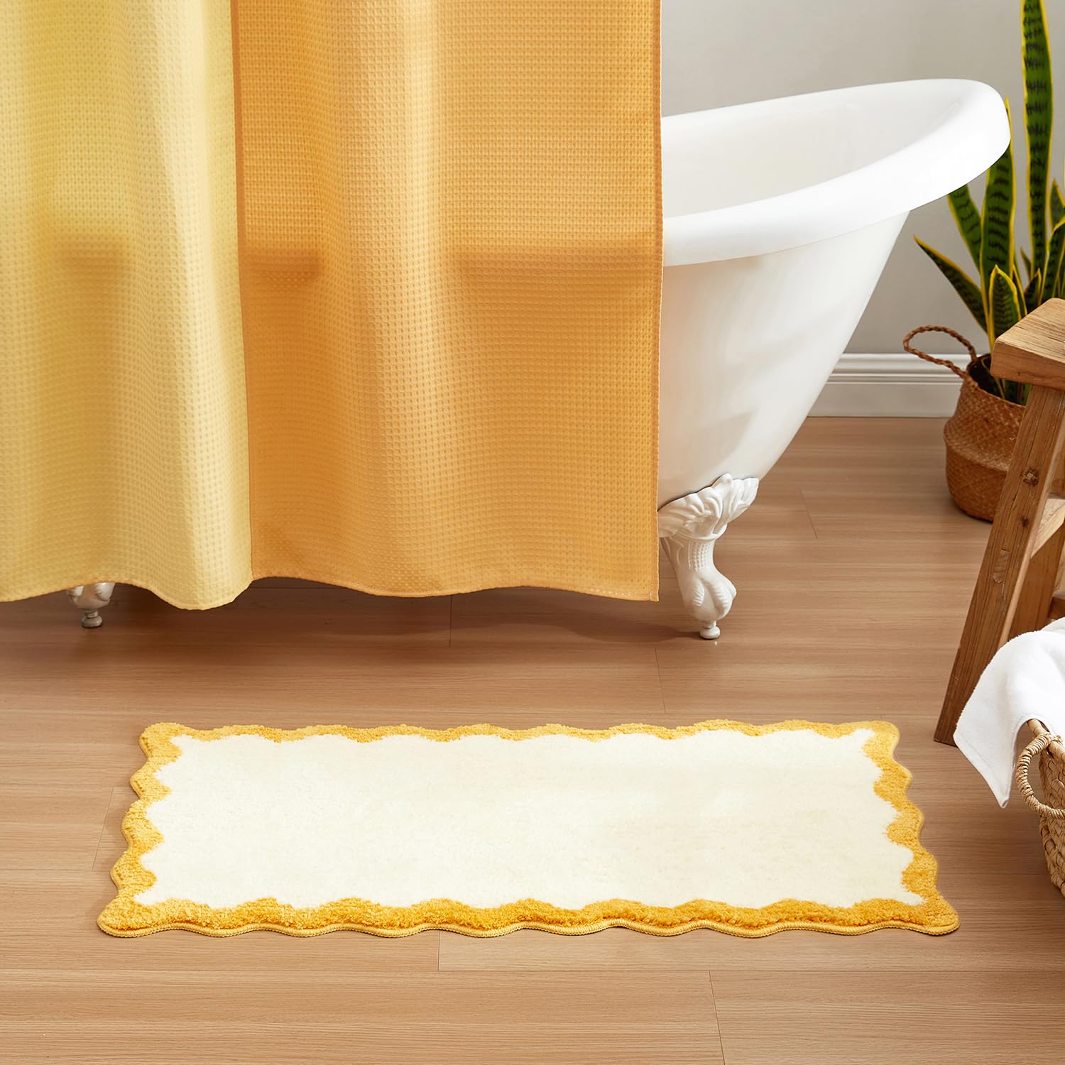 Wavy Bath Mat with Scalloped Ripple Design, Microfiber Absorbent Non Slip Tufted Rug
