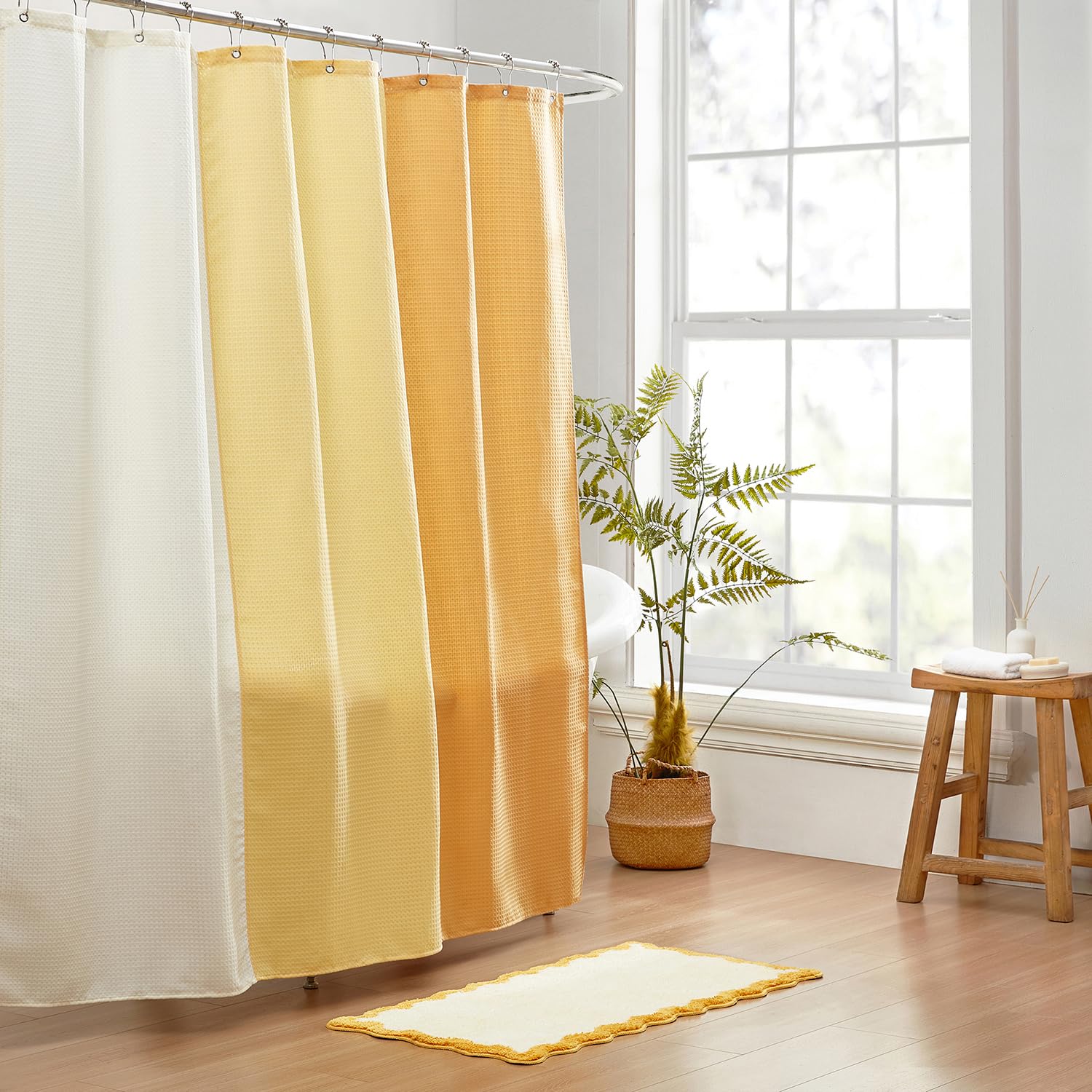 Wavy Bath Mat with Scalloped Ripple Design, Microfiber Absorbent Non Slip Tufted Rug