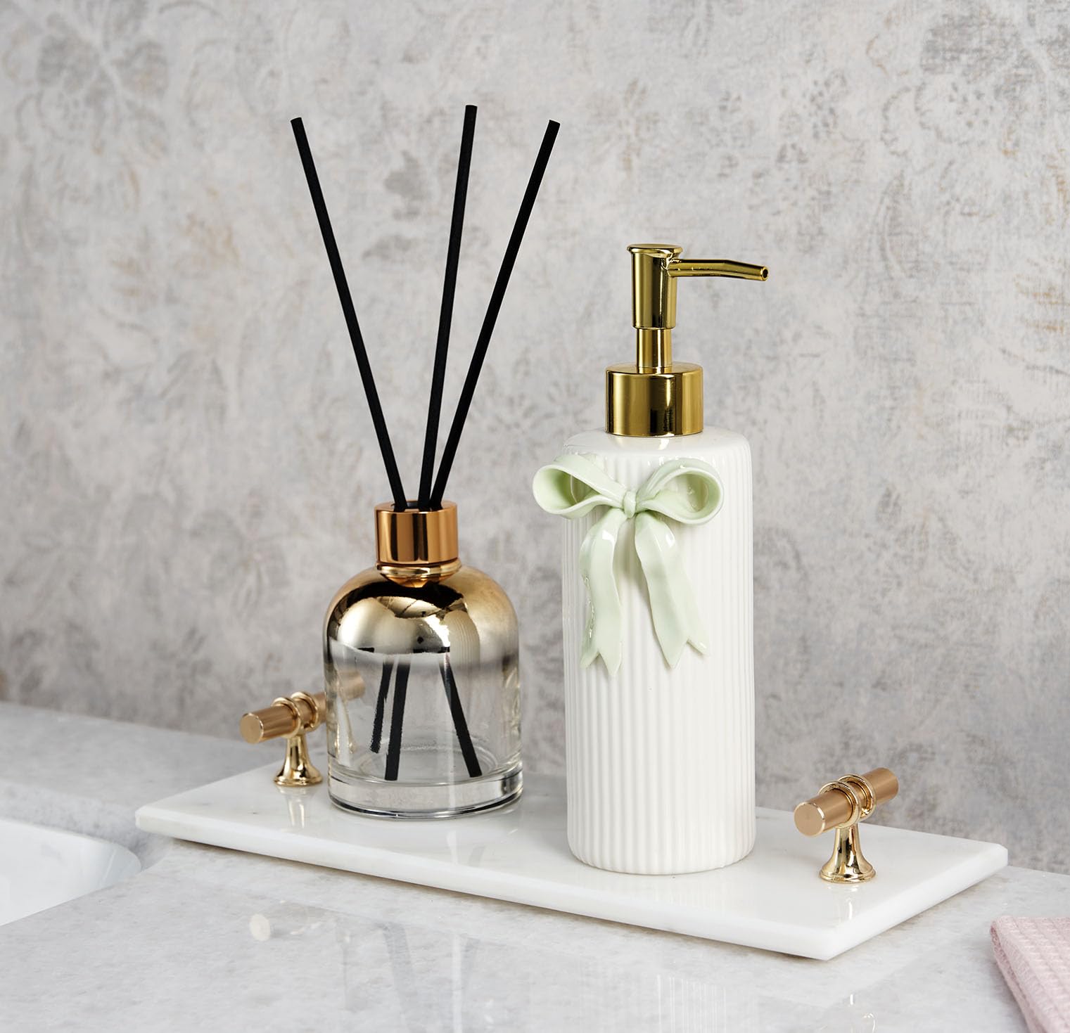 Handmade Ceramic Bow Soap Pump Dispenser Hand Lotion Liquid Dispenser Refillable for Kitchen and Bathroom Decorative