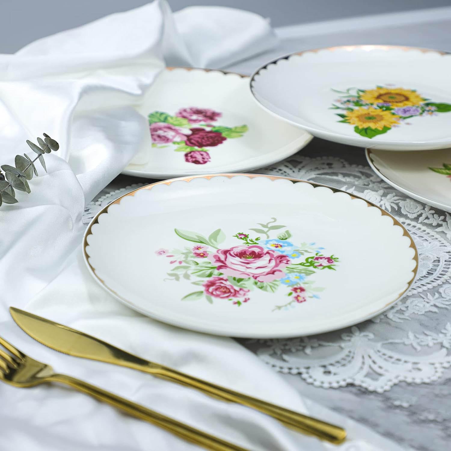 Vintage Floral Flowers Pattern Ceramic Plates, Set of 4