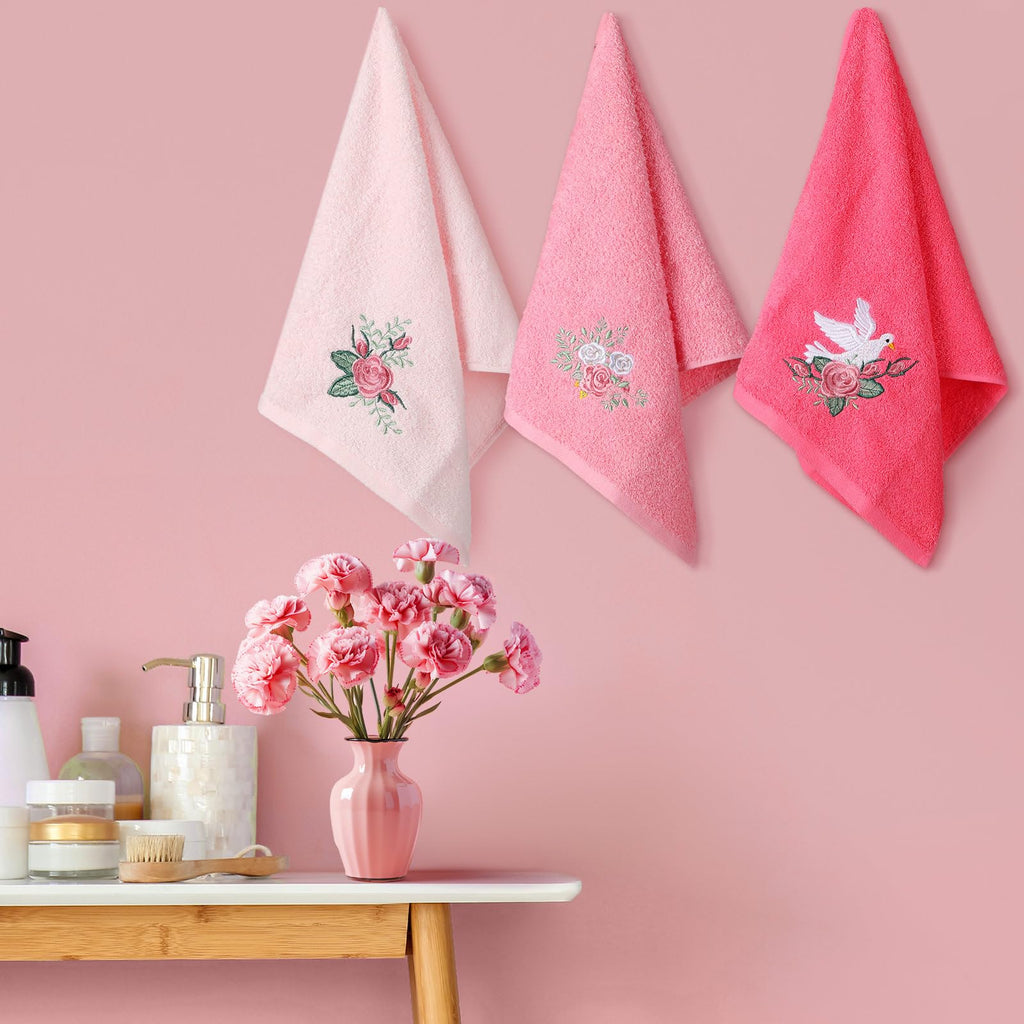 Rose Floral Hand Towels Farmhouse Pink Rose Bathroom Decor 14x29 Inch Embroidered Decorative Cute Summer Flowers Hand Towels Cotton Soft Absorbent Towels for Bathroom Kitchen