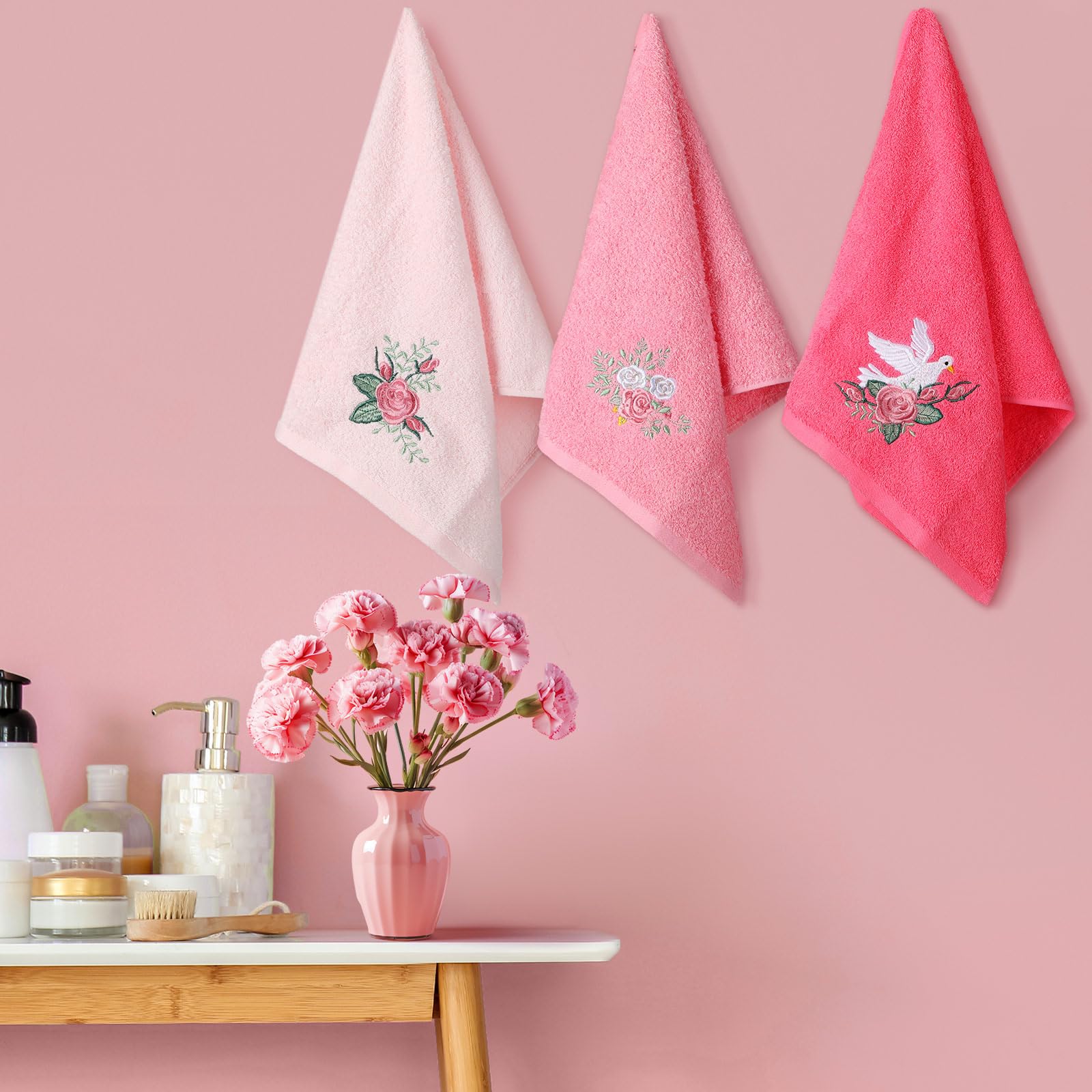 Rose Floral Hand Towels Farmhouse Pink Rose Bathroom Decor 14x29 Inch Embroidered Decorative Cute Summer Flowers Hand Towels Cotton Soft Absorbent Towels for Bathroom Kitchen