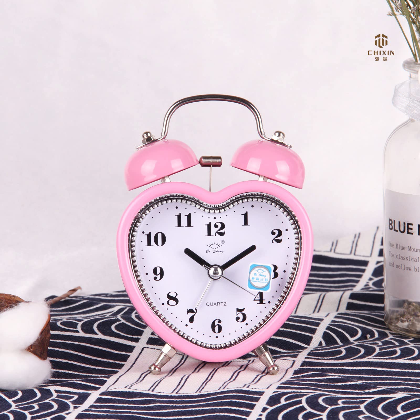 Cute Heart Shapes Twin Bell Loud Alarm Clock Silent Analog Quartz Nightlight Tableclock Battery Operated for Kids, Seniors, Heavy Sleepers, Decorations for Bedroom, Living Room 3 Inches