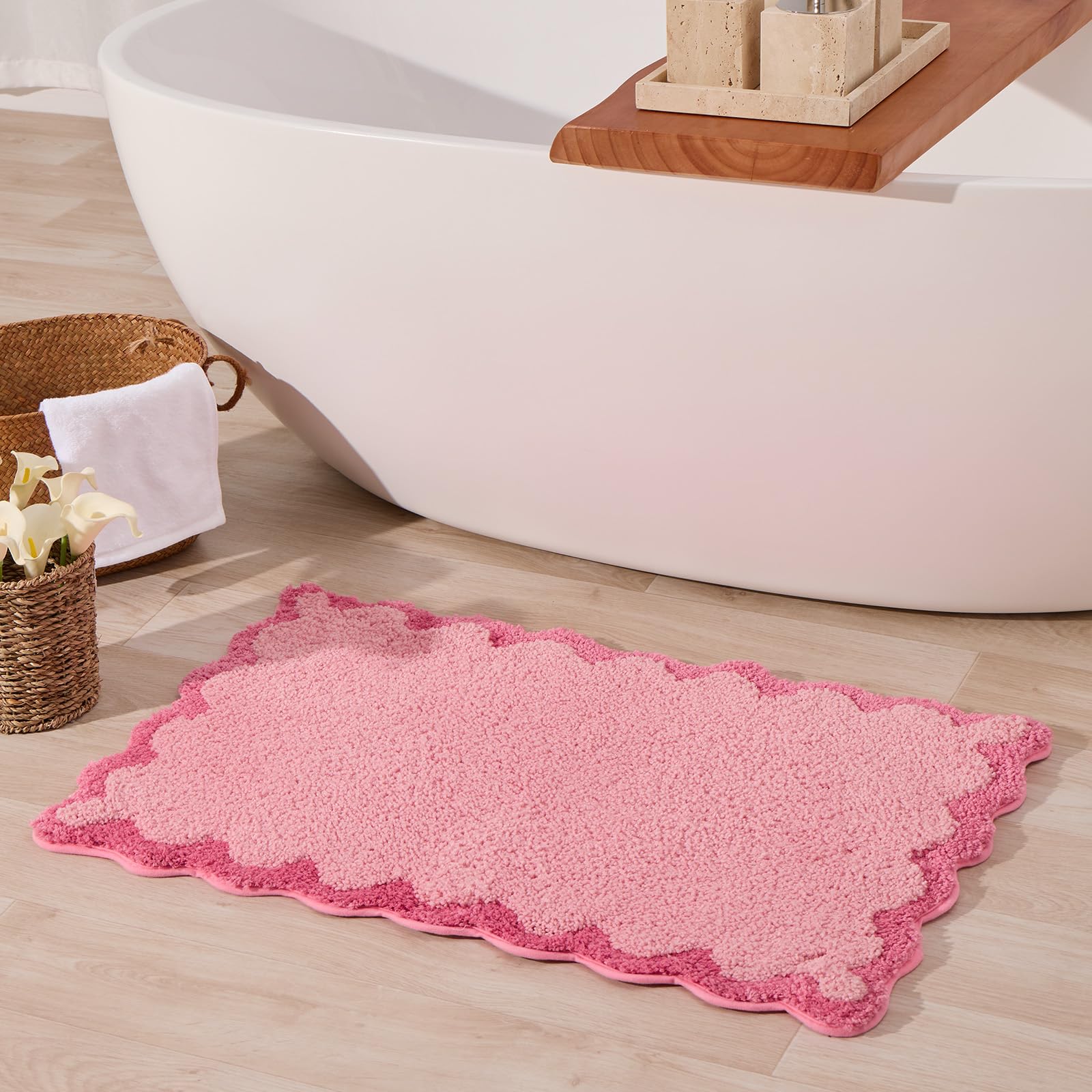 Cute Scalloped Bath Mat, Fun Plush Microfiber Scallop Bathroom Rugs Non Slip Washable Quick Dry Absorbent