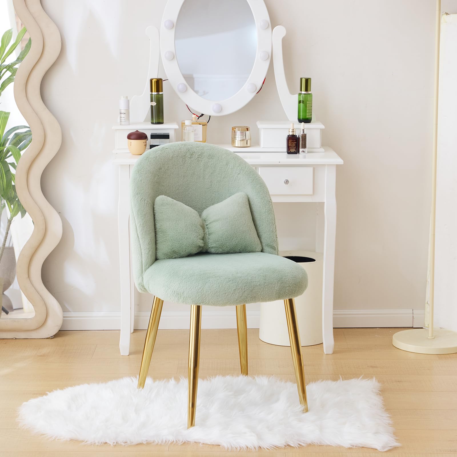 Cute, non-wheeled desk chair with backrest, fluffy cushion, cozy makeup chair with adjustable golden legs