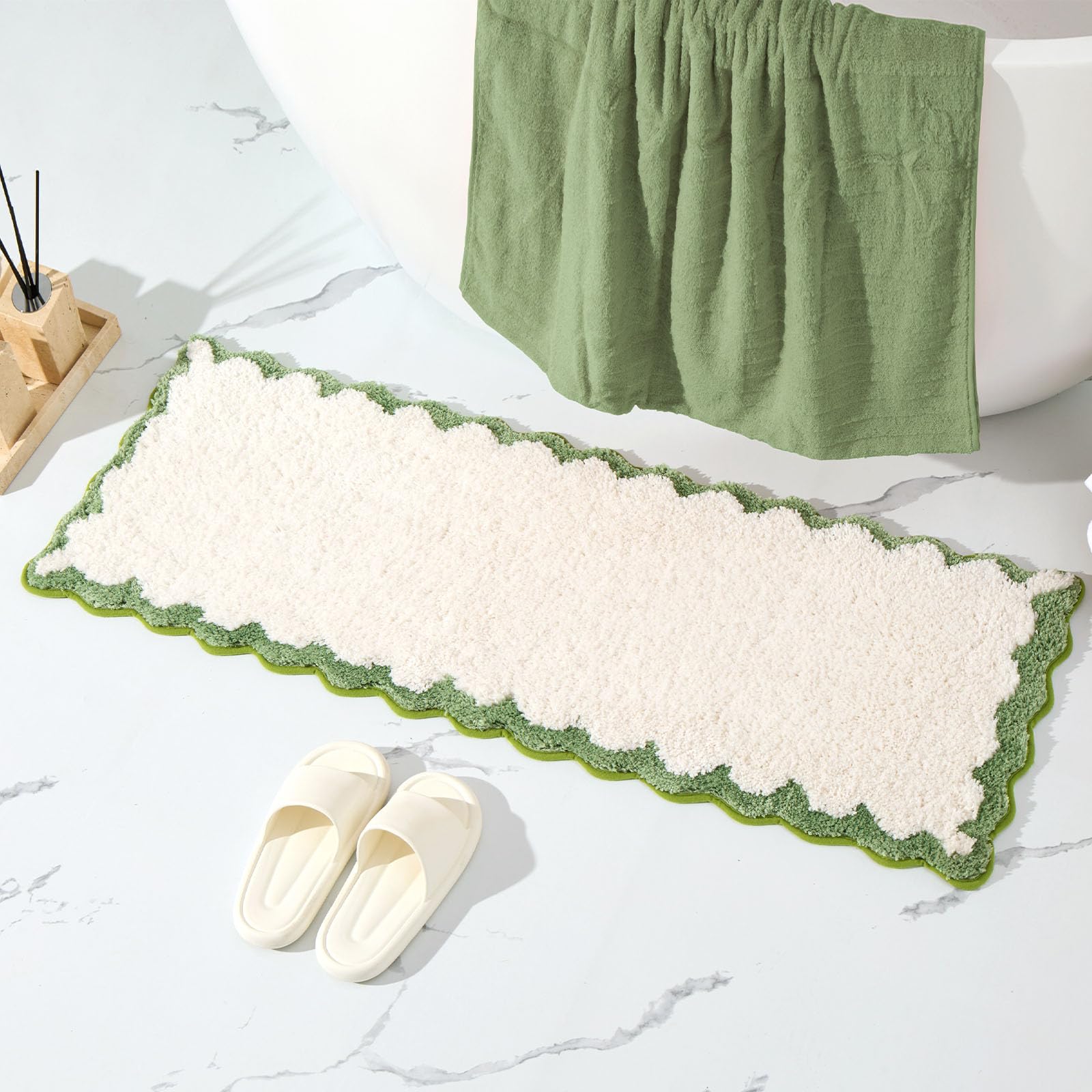 Cute Scalloped Bath Mat, Fun Plush Microfiber Scallop Bathroom Rugs Non Slip Washable Quick Dry Absorbent