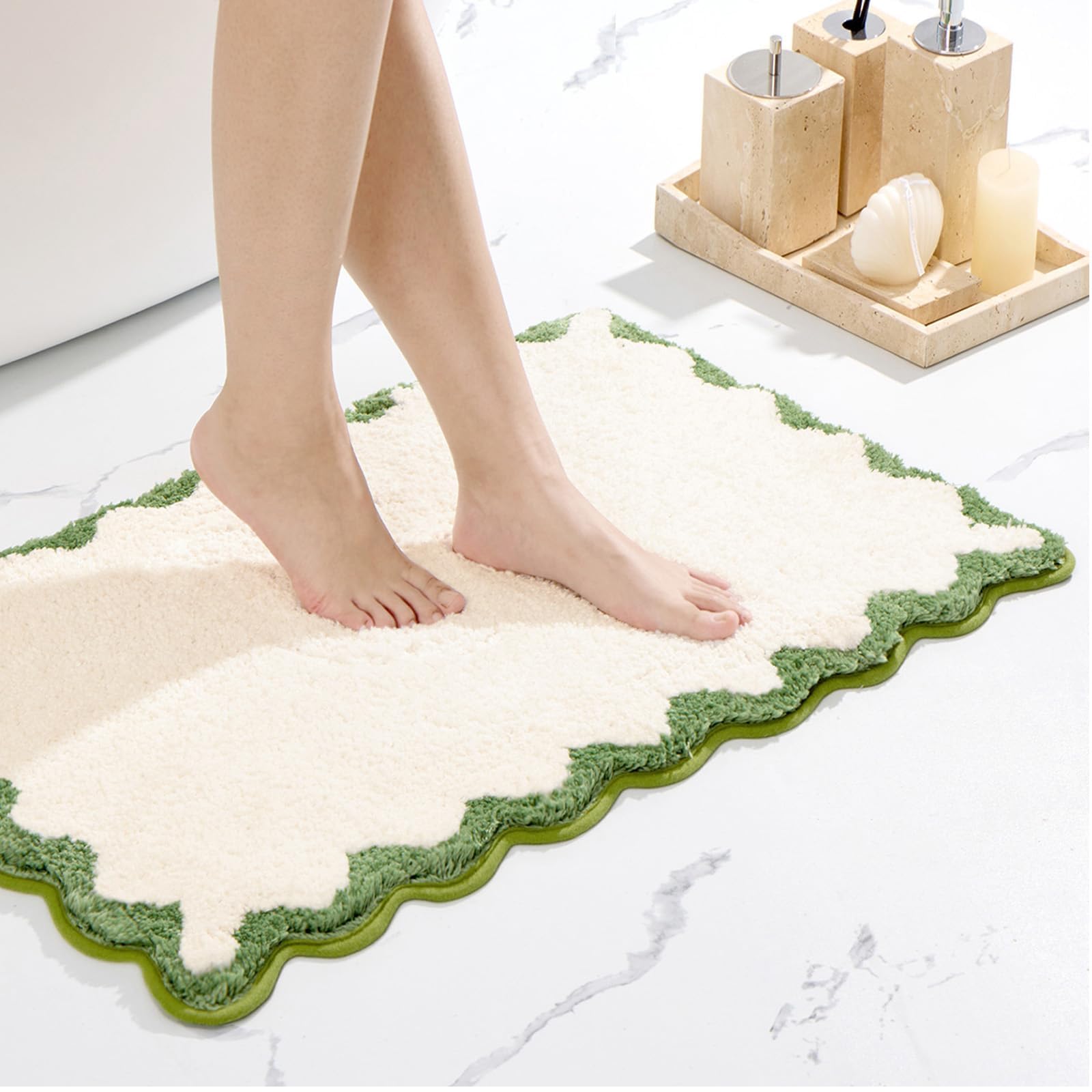 Cute Scalloped Bath Mat, Fun Plush Microfiber Scallop Bathroom Rugs Non Slip Washable Quick Dry Absorbent