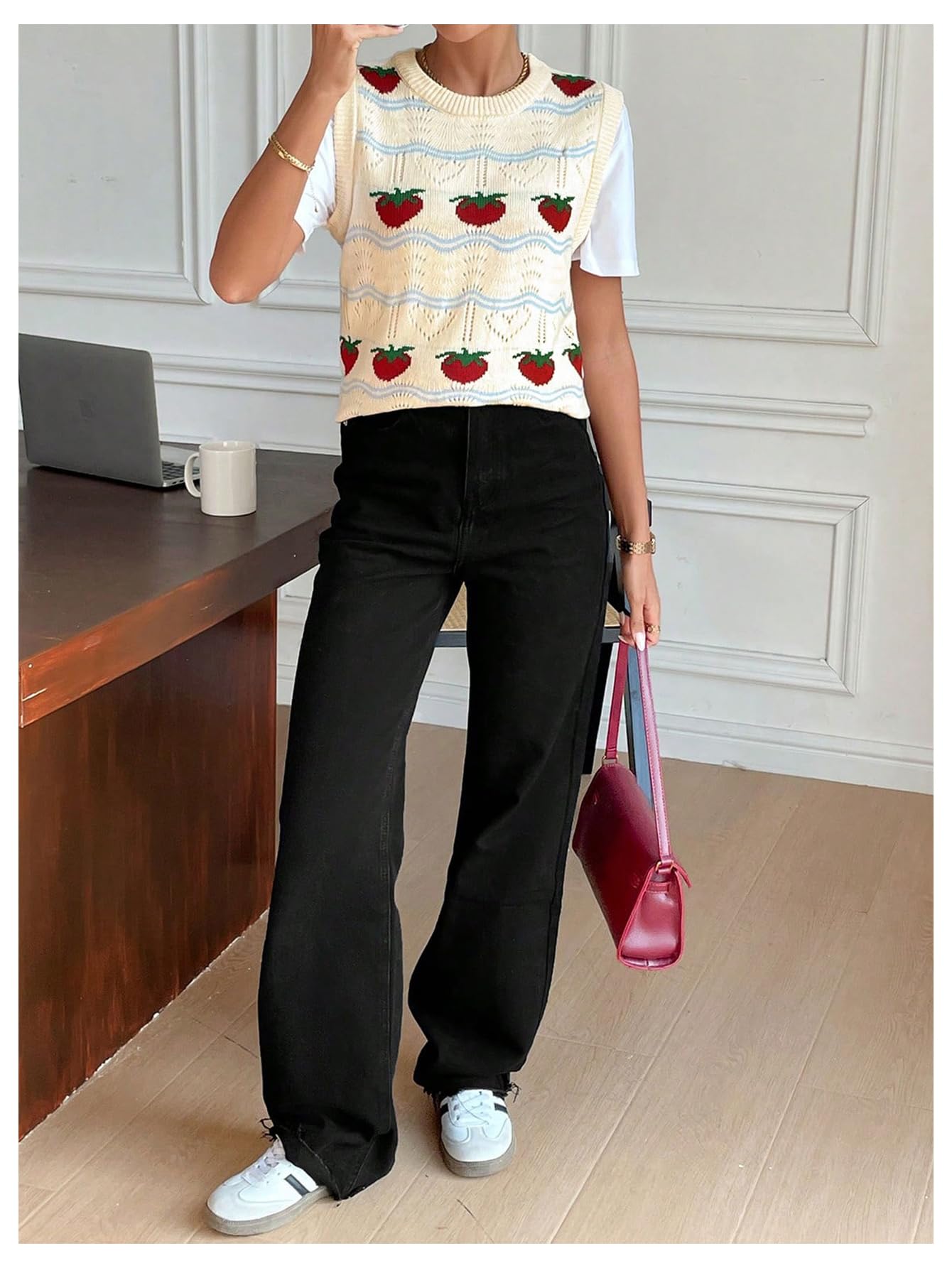 Women's Strawberry Crew Neck Sleeveless Sweater Vest Knit Cute Knitwear