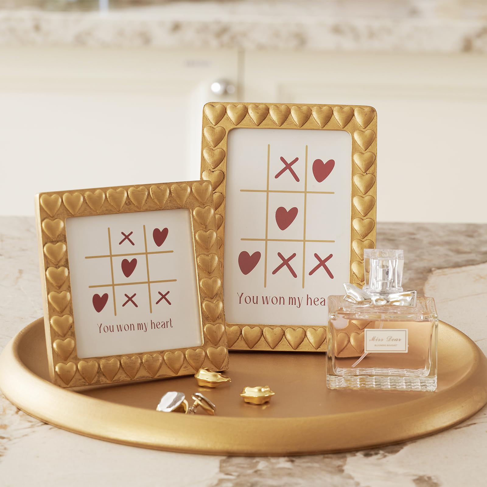 Small and Cute Heart Picture Frame for Wall Mount & Tabletop Display, Nightstand Home Decor - Resin Vintage Unique Photos Frame