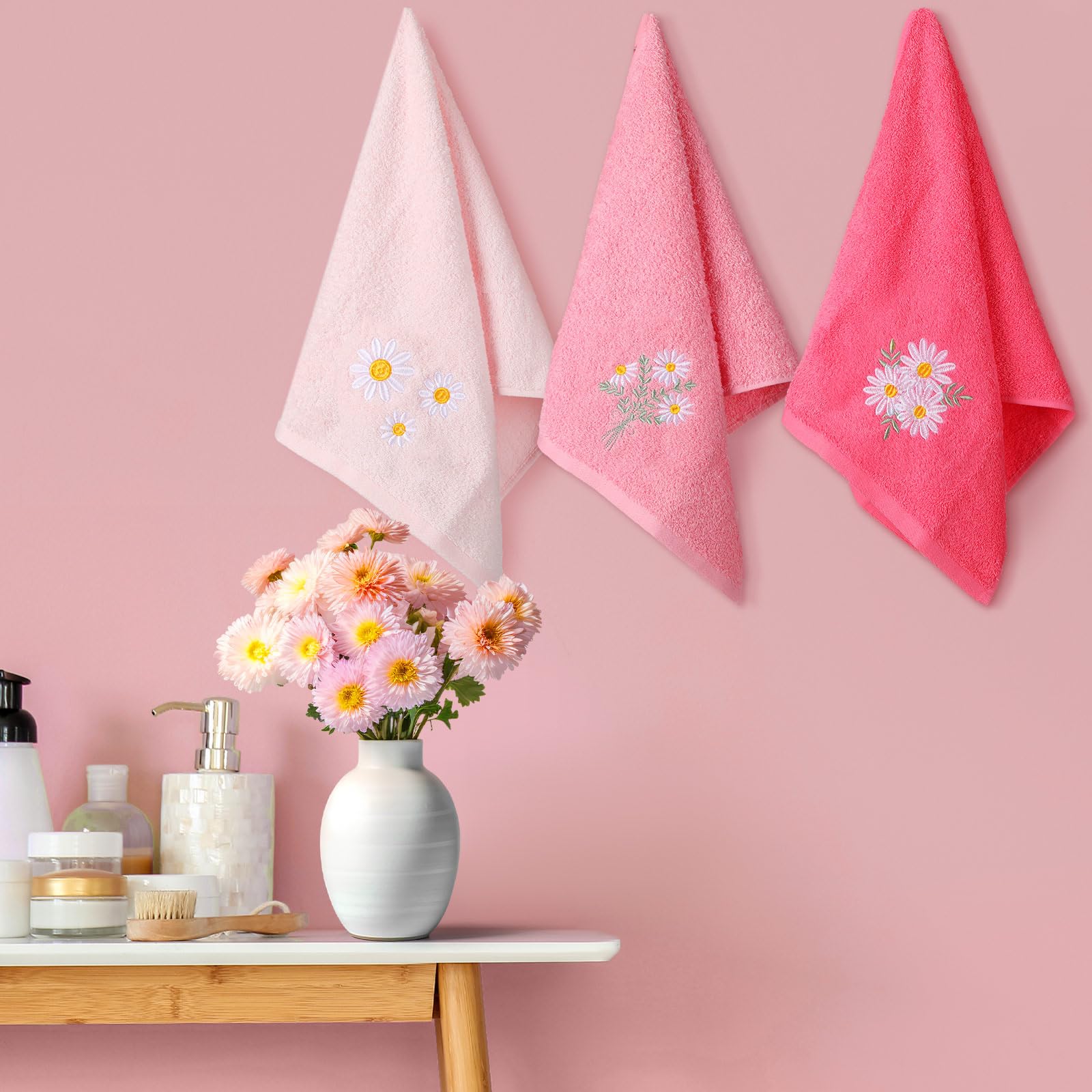 Rose Floral Hand Towels Farmhouse Pink Rose Bathroom Decor 14x29 Inch Embroidered Decorative Cute Summer Flowers Hand Towels Cotton Soft Absorbent Towels for Bathroom Kitchen