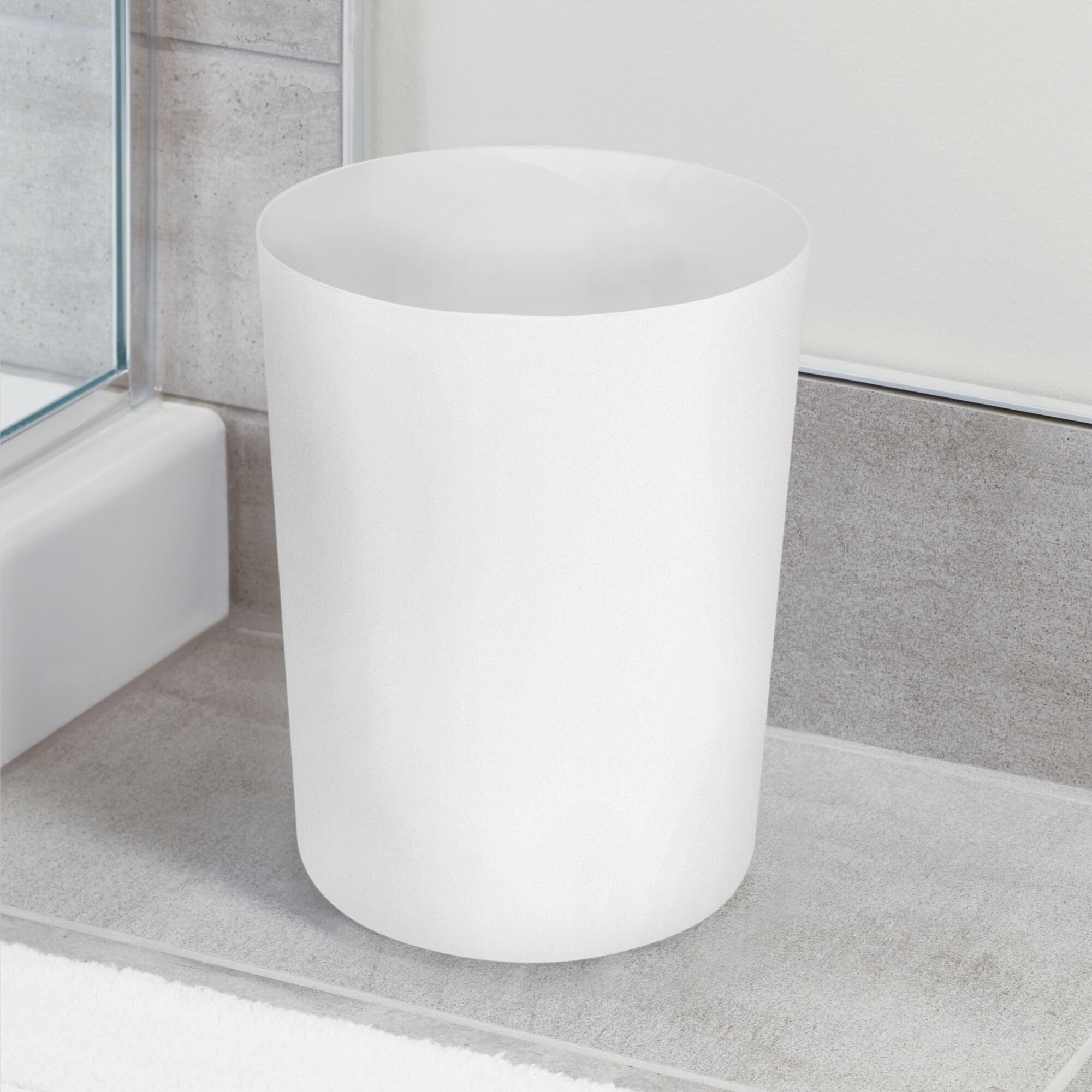 Round Plastic Trash Can 7.64" x 10"