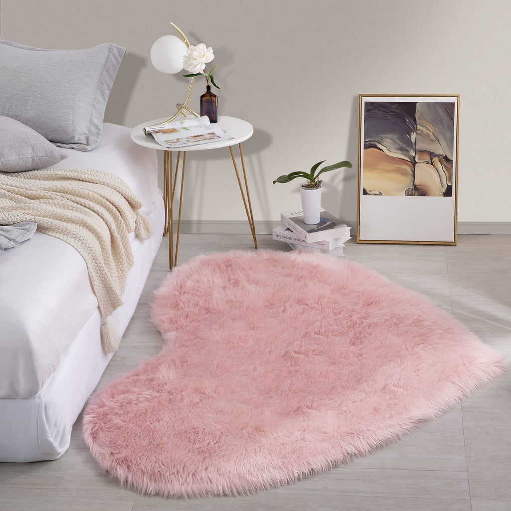 Faux Fur Heart Shaped Area Rug for Living Room Bedroom, Soft Large Pink Faux Sheepskin Play Carpet, 4 x 6