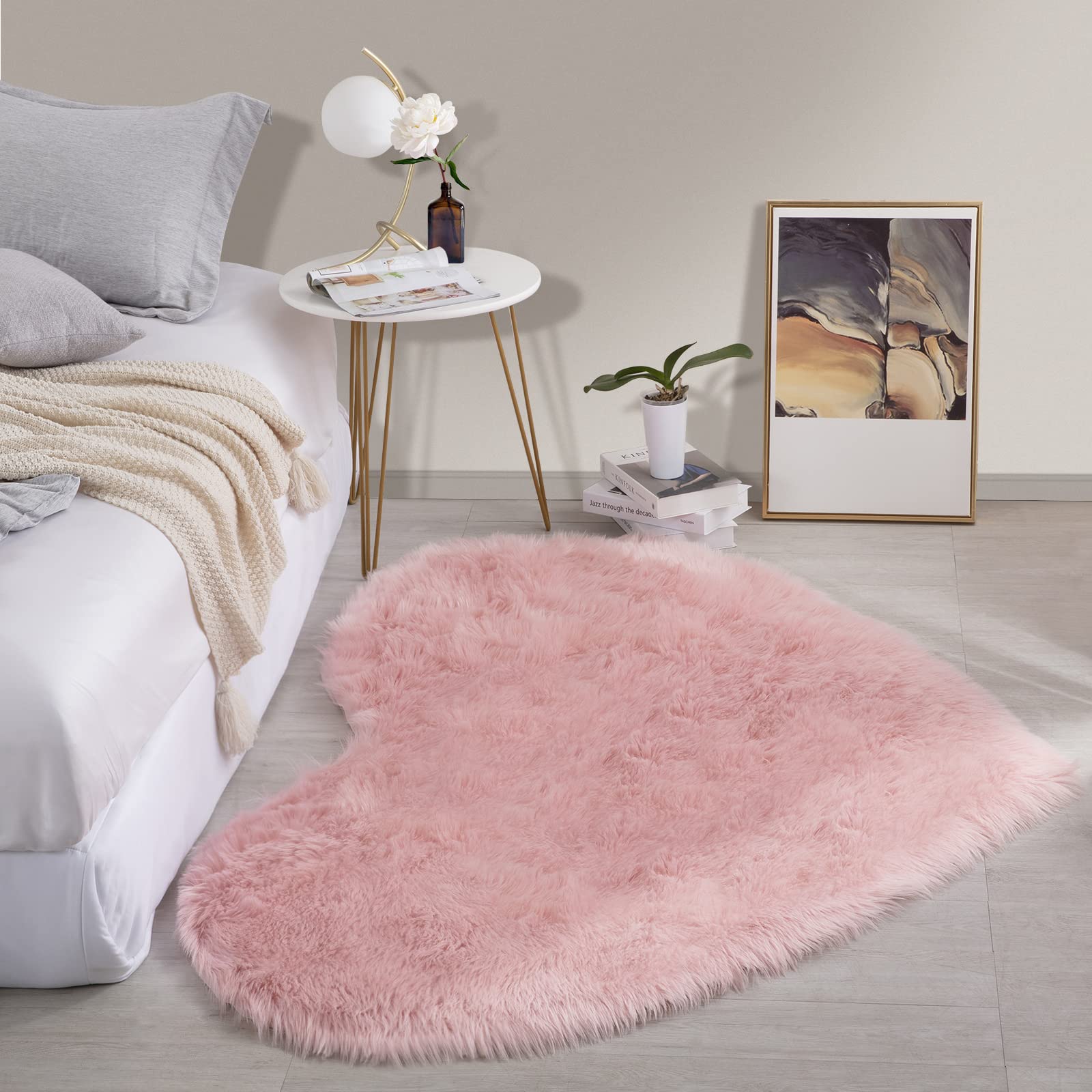 Faux Fur Heart Shaped Area Rug for Living Room Bedroom, Soft Large Pink Faux Sheepskin Play Carpet, 4 x 6