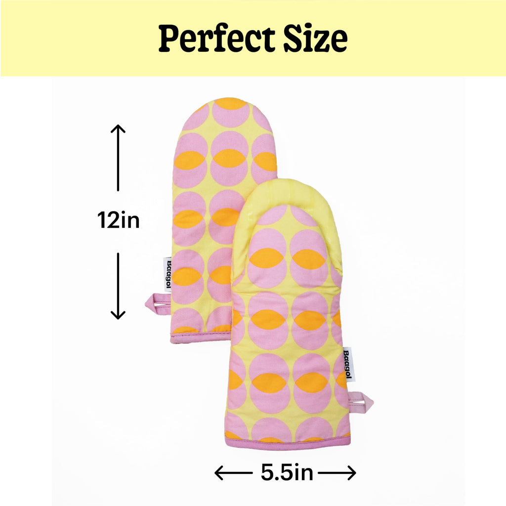 Modern and Cute Cotton Kitchen Mittens with Non-Slip Silicone Grips and Hanging Loops