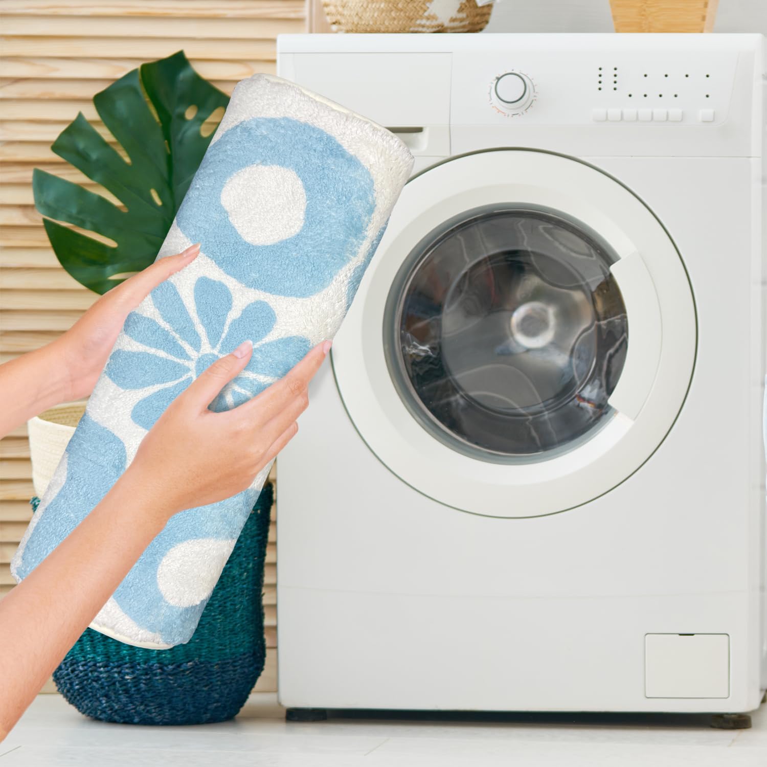 You Look Good Bath Mat Flower Bathroom Rug, Soft Absorbent Water Non Slip Rug, Superior Washable Microfiber (21"x25")