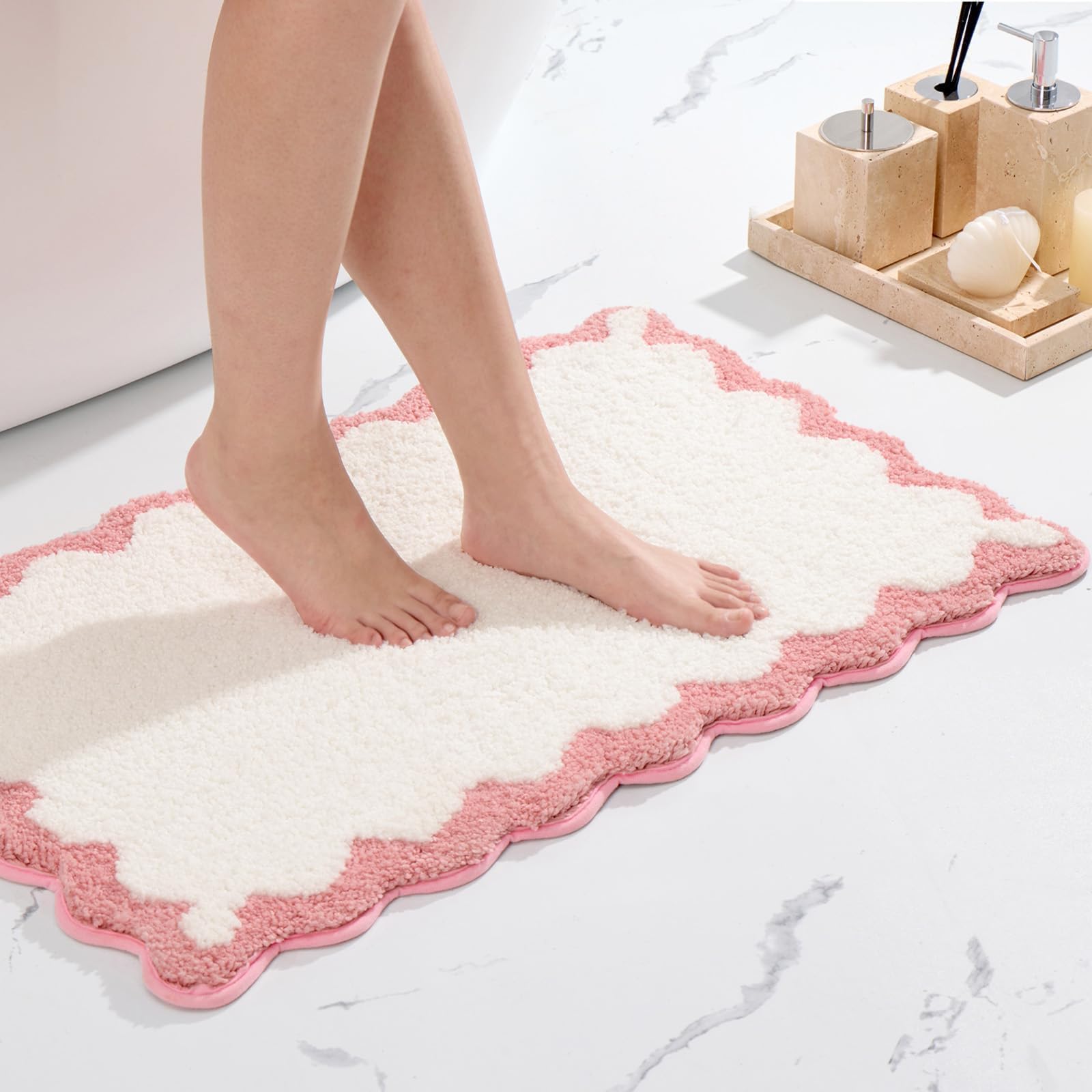 Cute Scalloped Bath Mat, Fun Plush Microfiber Scallop Bathroom Rugs Non Slip Washable Quick Dry Absorbent