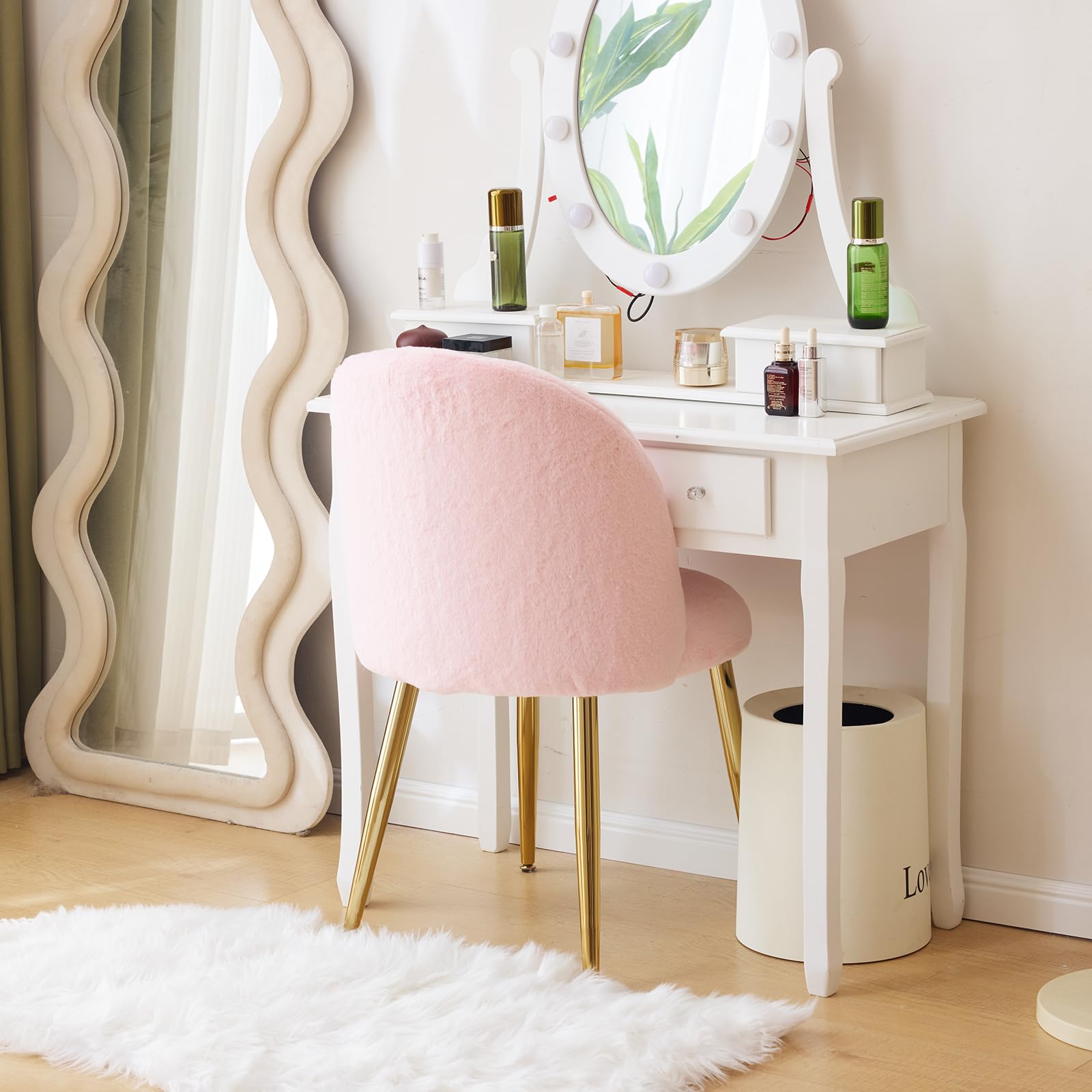 Cute, non-wheeled desk chair with backrest, fluffy cushion, cozy makeup chair with adjustable golden legs
