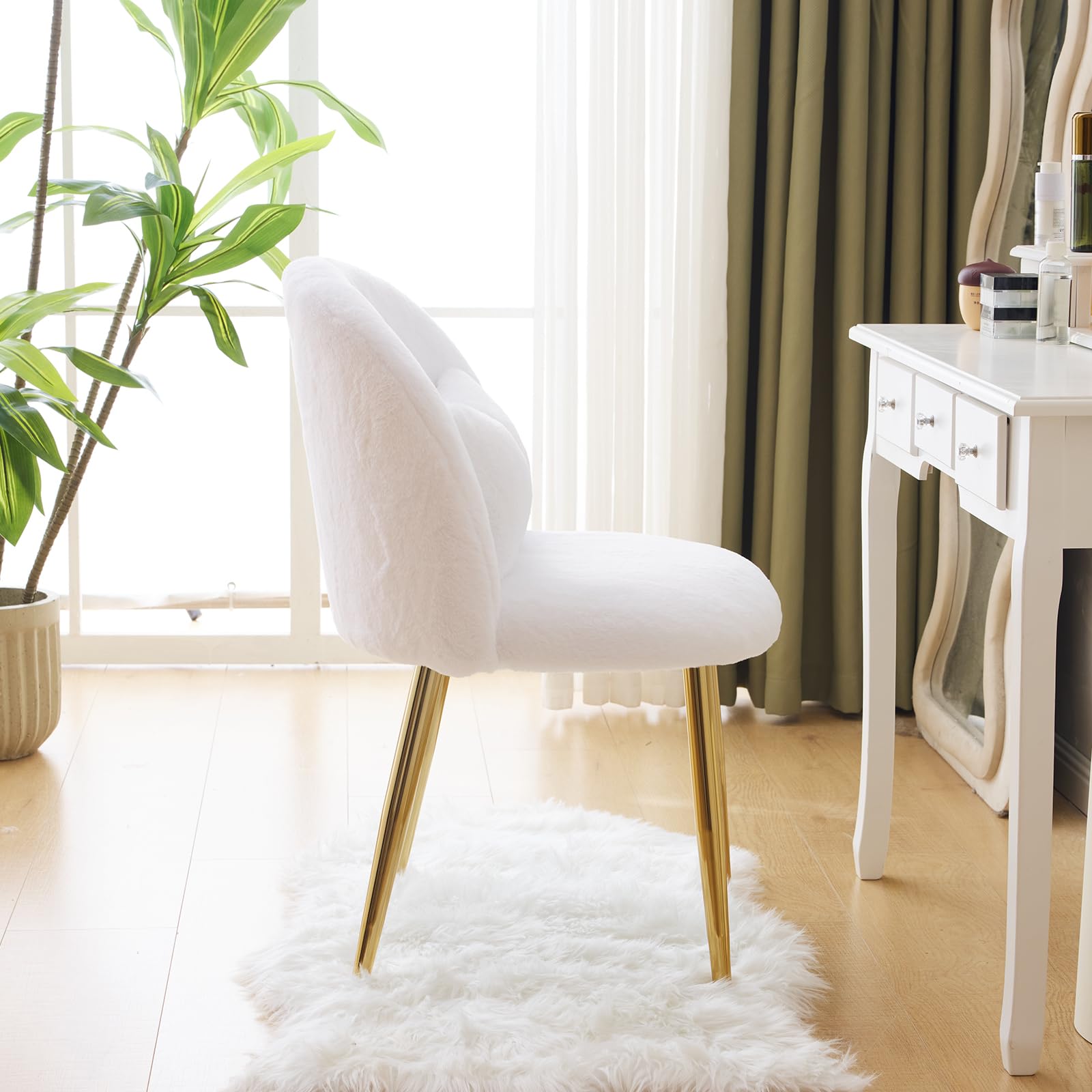 Cute, non-wheeled desk chair with backrest, fluffy cushion, cozy makeup chair with adjustable golden legs