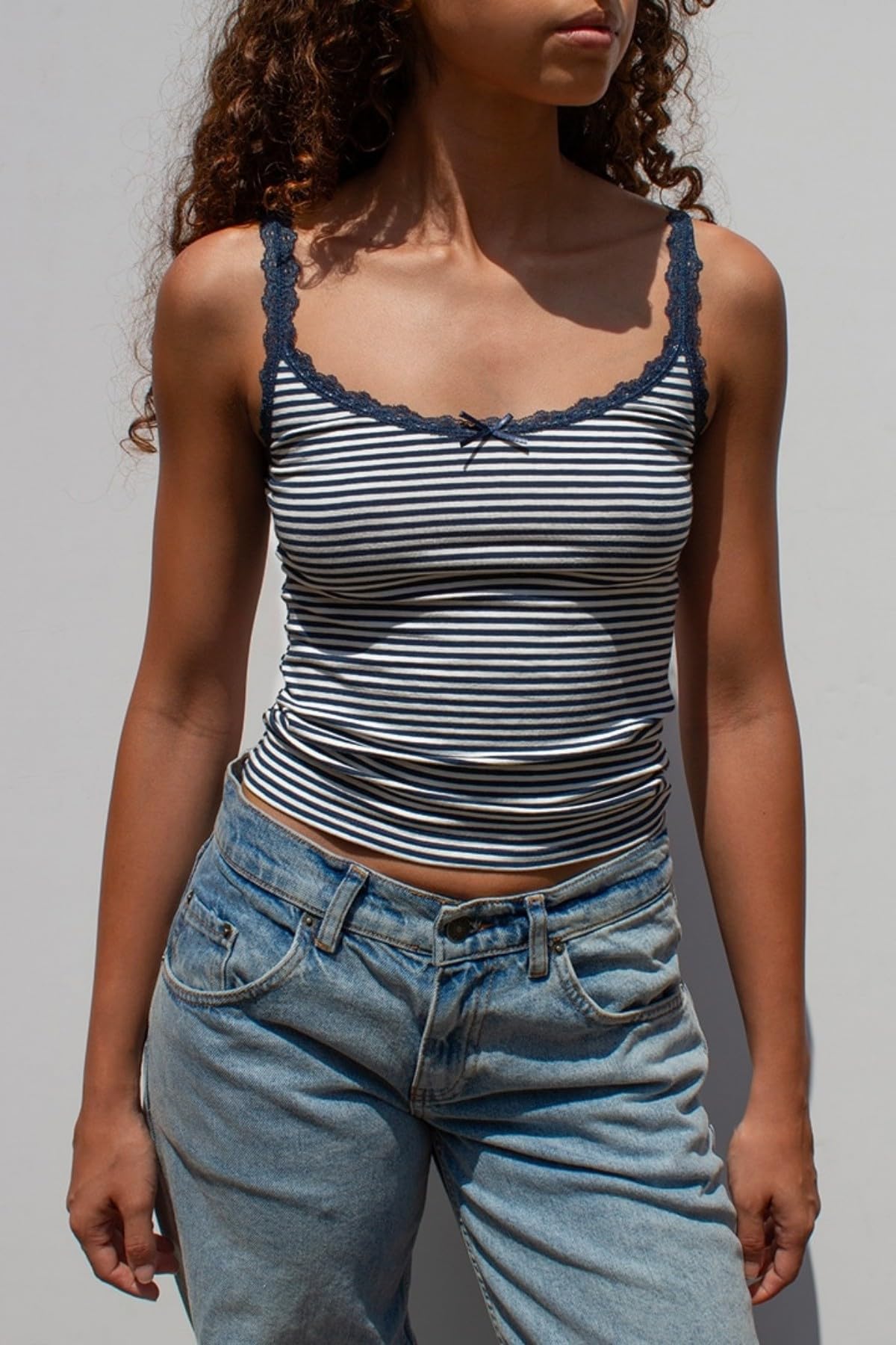 Cute Coquette Women Y2K Striped Camisole Tops Lace Patchwork Scoop Neck Spaghetti Strap Crop Tank Tops