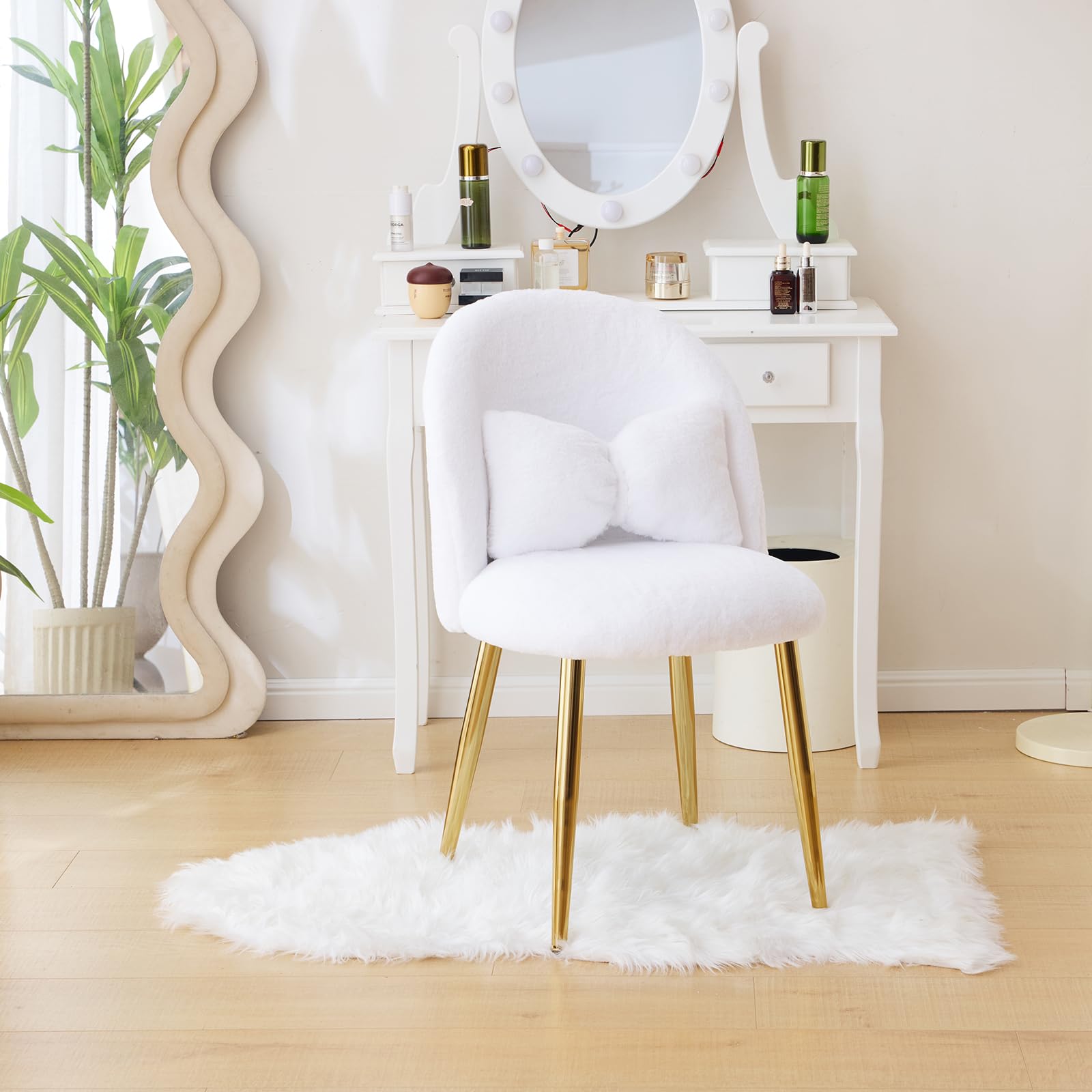 Cute, non-wheeled desk chair with backrest, fluffy cushion, cozy makeup chair with adjustable golden legs
