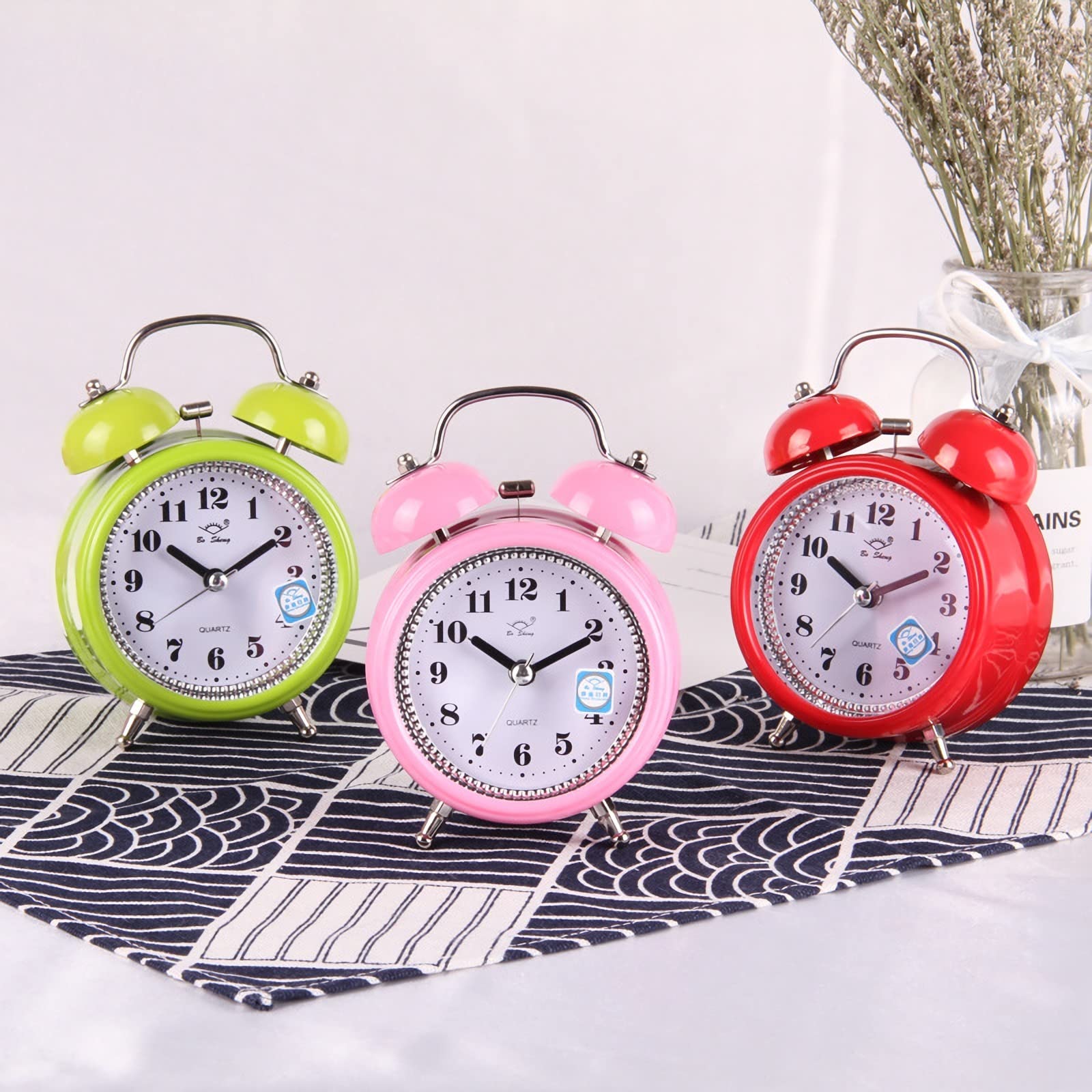 Cute Heart Shapes Twin Bell Loud Alarm Clock Silent Analog Quartz Nightlight Tableclock Battery Operated for Kids, Seniors, Heavy Sleepers, Decorations for Bedroom, Living Room 3 Inches