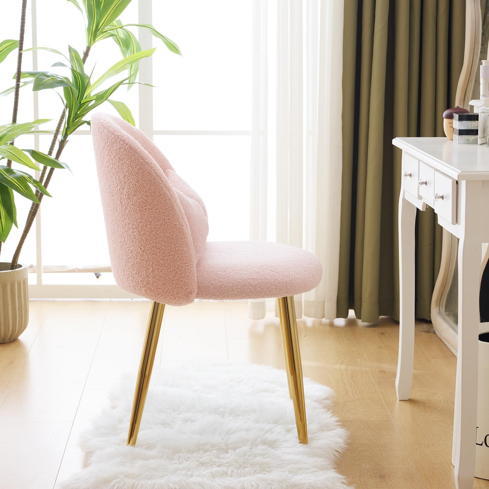Cute, non-wheeled desk chair with backrest, fluffy cushion, cozy makeup chair with adjustable golden legs