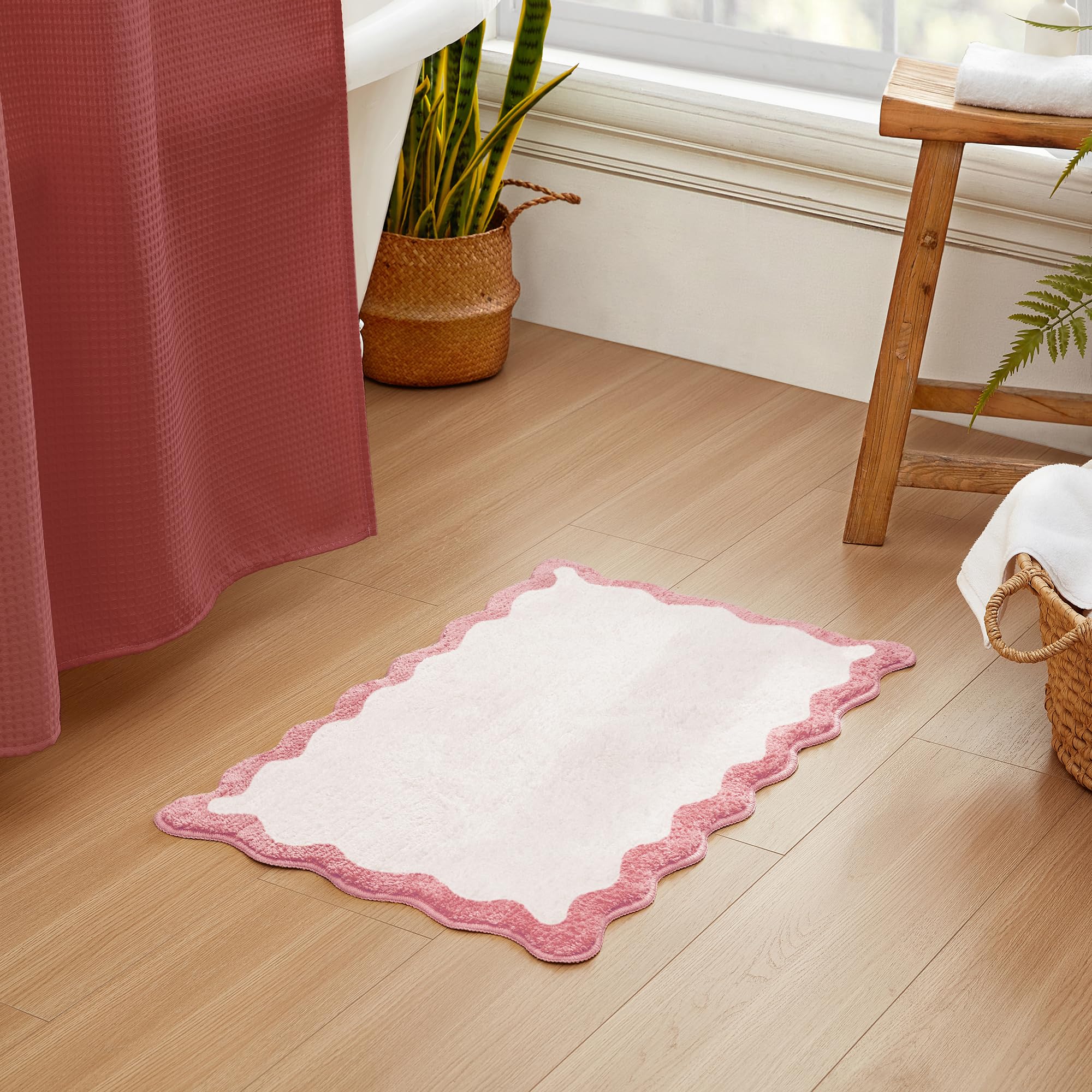 Wavy Bath Mat with Scalloped Ripple Design, Microfiber Absorbent Non Slip Tufted Rug
