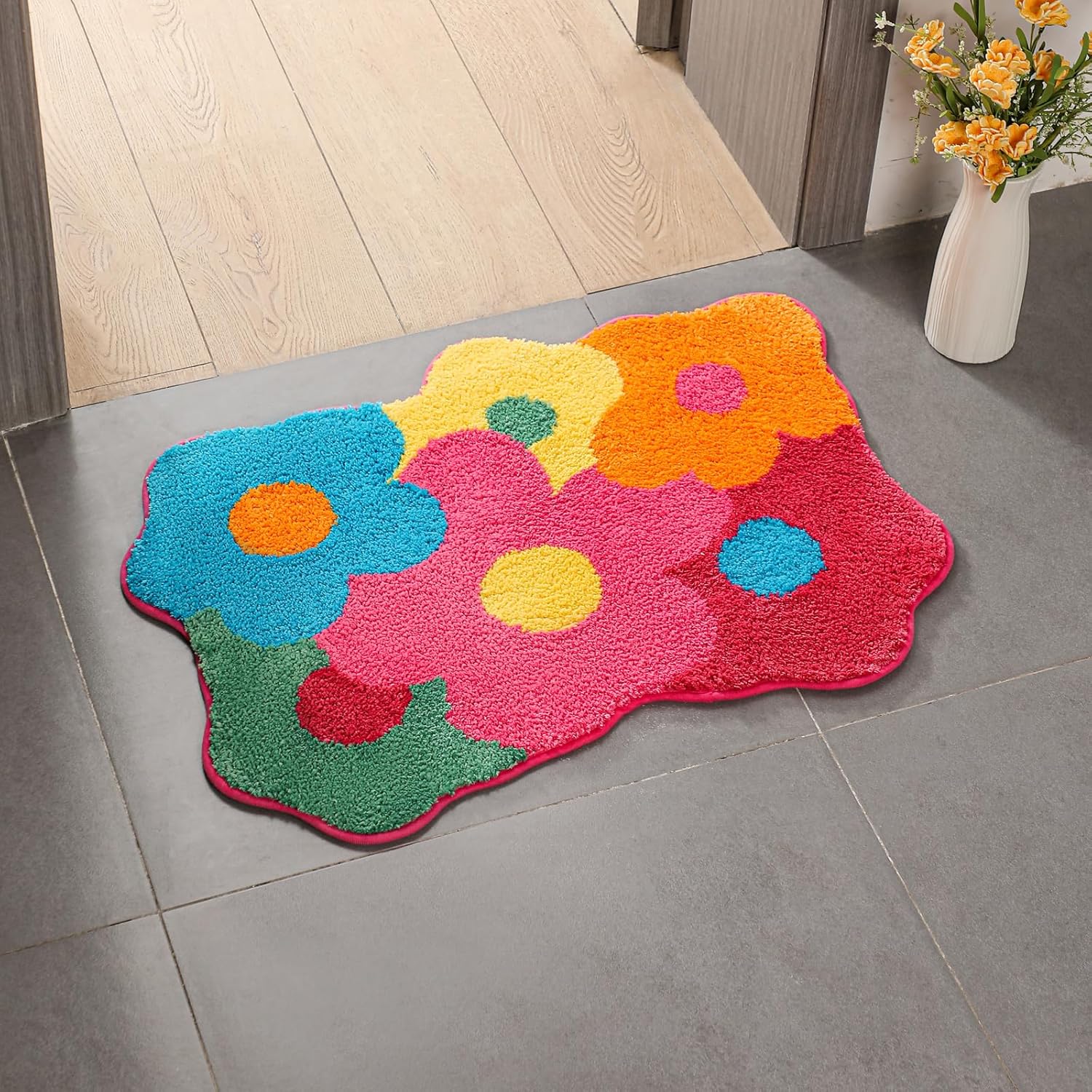 Flower Bath Mat, Cute Funny Colorful Bathroom Rugs Microfiber Absorbent Non Slip Bath Rug Machine Washable, 21.6IN x 29.53IN