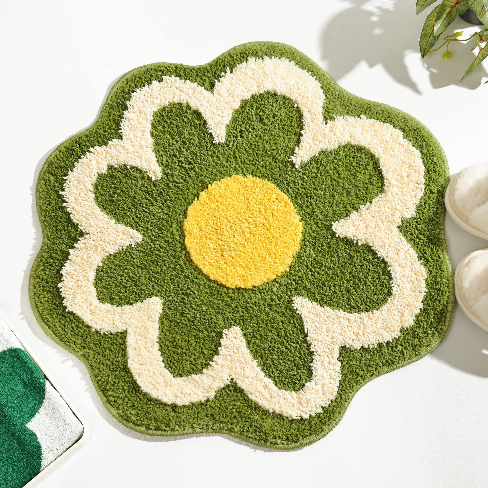 Cute Flower Bath Mat, Machine Washable Bath Rug, Ultra Soft and Fluffy Bathroom Mat, Small Round Non-Slip Water Absorbent Bath Mats for Bathroom Floor, Shower Room and Bathtub