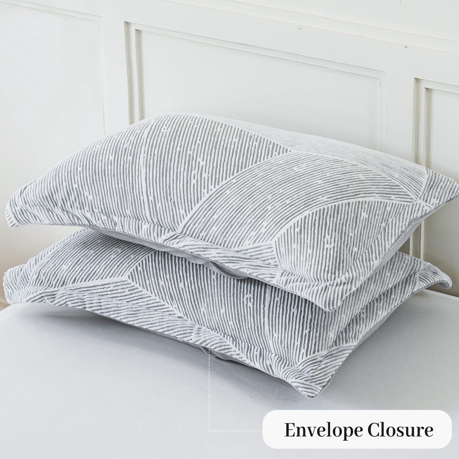 Faux Fur Pillow Cases Set of 2, Luxury Ultra Soft Fuzzy Pillowcases, Fluffy Plush Velvet Pillow Covers with Zipper, Cozy Warmth and No Shedding