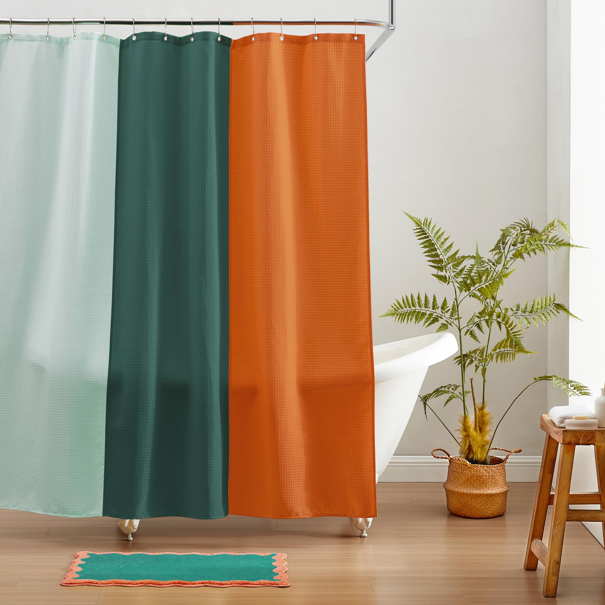 Wavy Bath Mat with Scalloped Ripple Design, Microfiber Absorbent Non Slip Tufted Rug