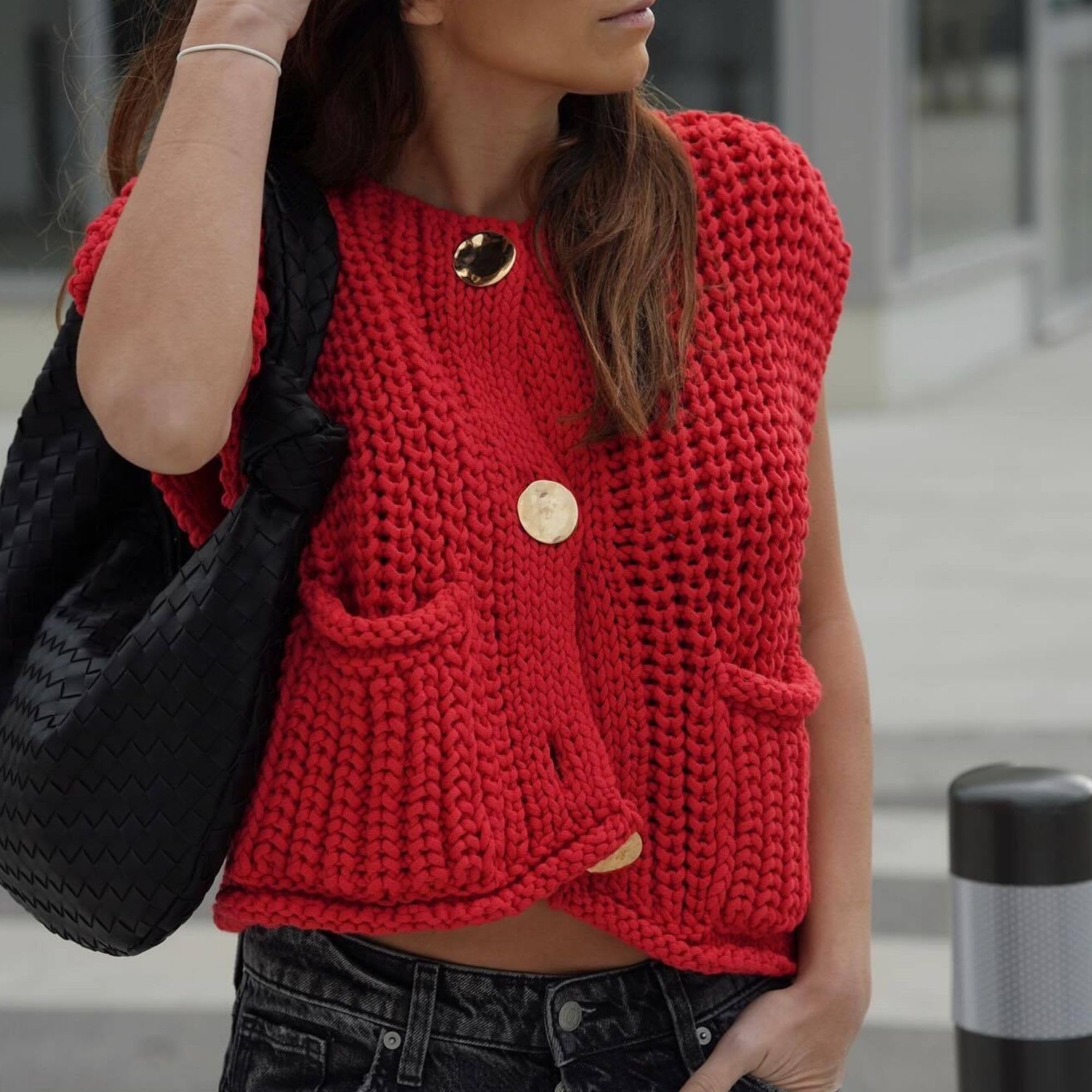 Women's Cropped Sweater Vest Cute Crewneck Button Down Sleeveless Crop Knit Cardigan with Pocket