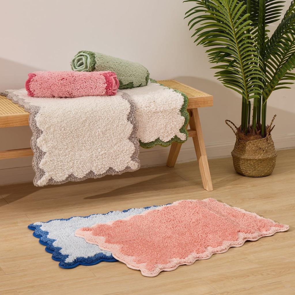 Cute Scalloped Bath Mat, Fun Plush Microfiber Scallop Bathroom Rugs Non Slip Washable Quick Dry Absorbent